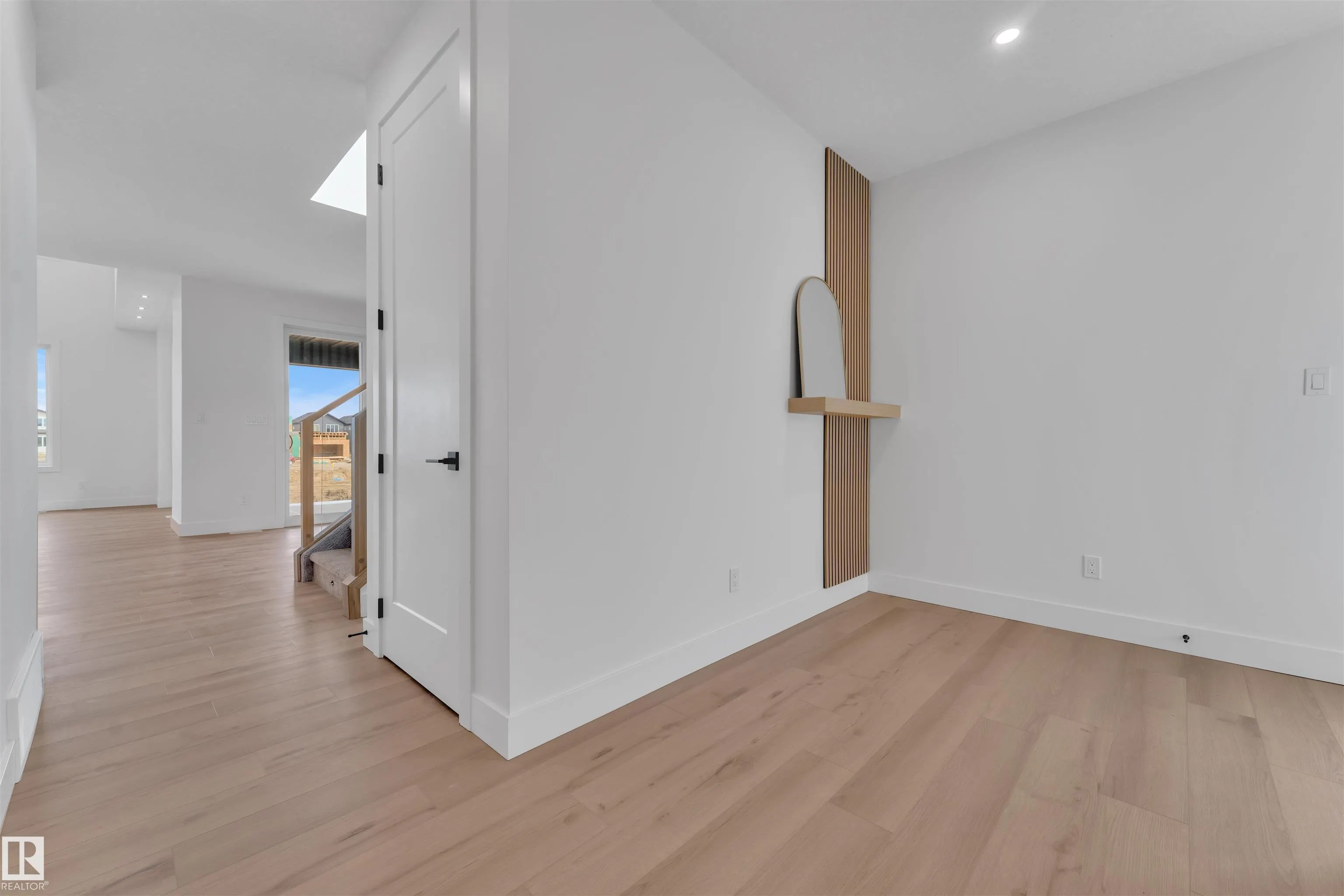 2408 1 AVE SW