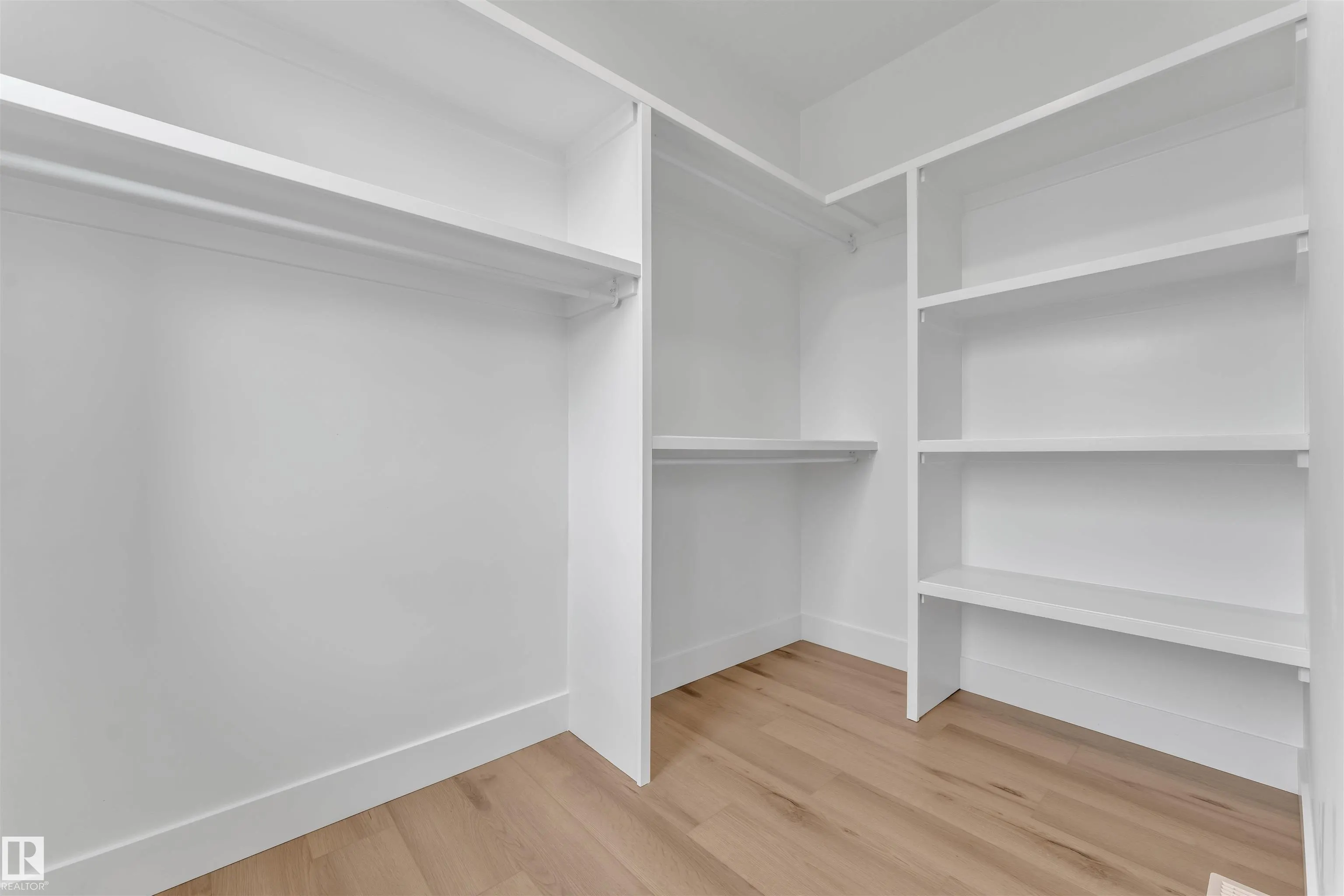 2408 1 AVE SW