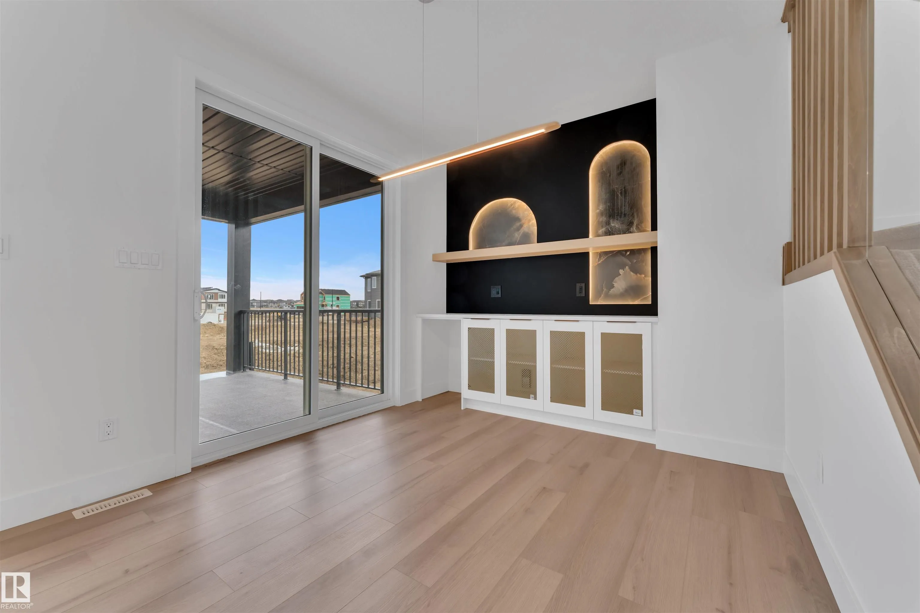 2408 1 AVE SW