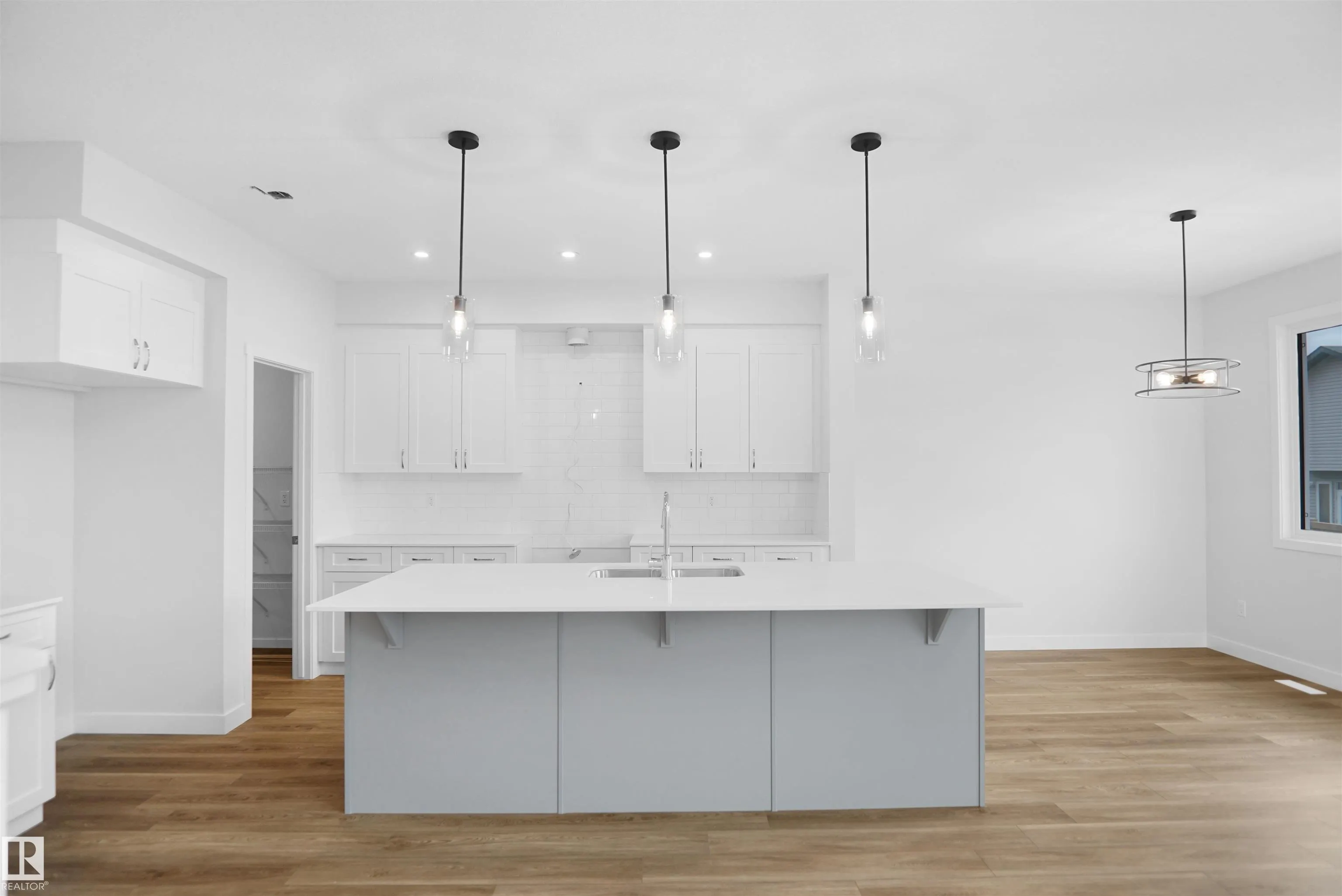 133 SUNLAND Way