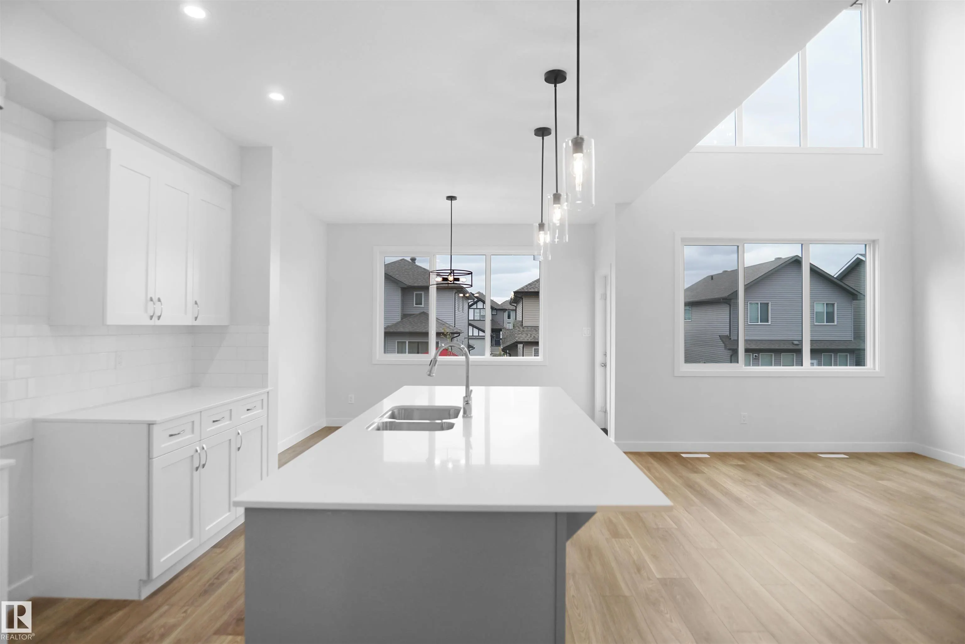 133 SUNLAND Way
