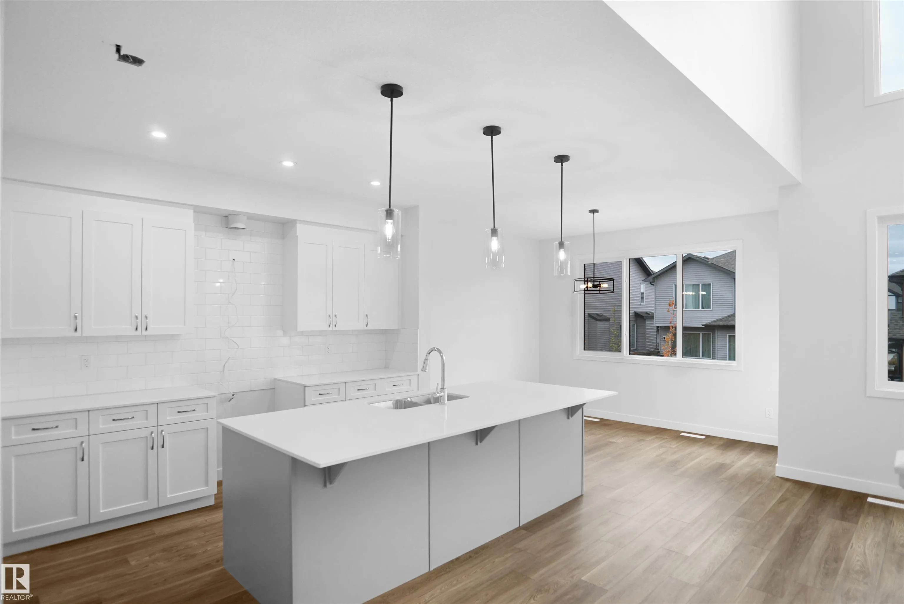 133 SUNLAND Way