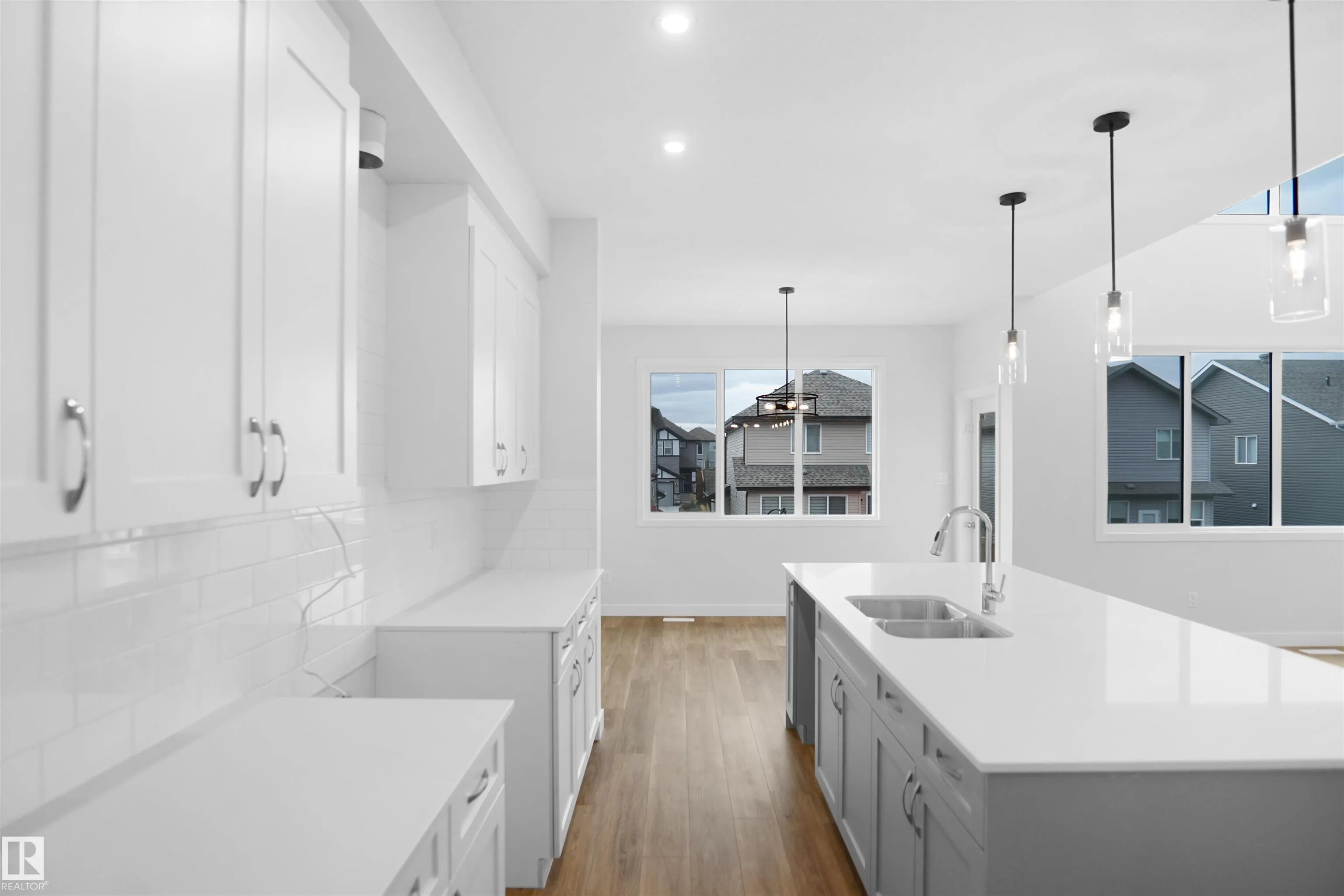 133 SUNLAND Way