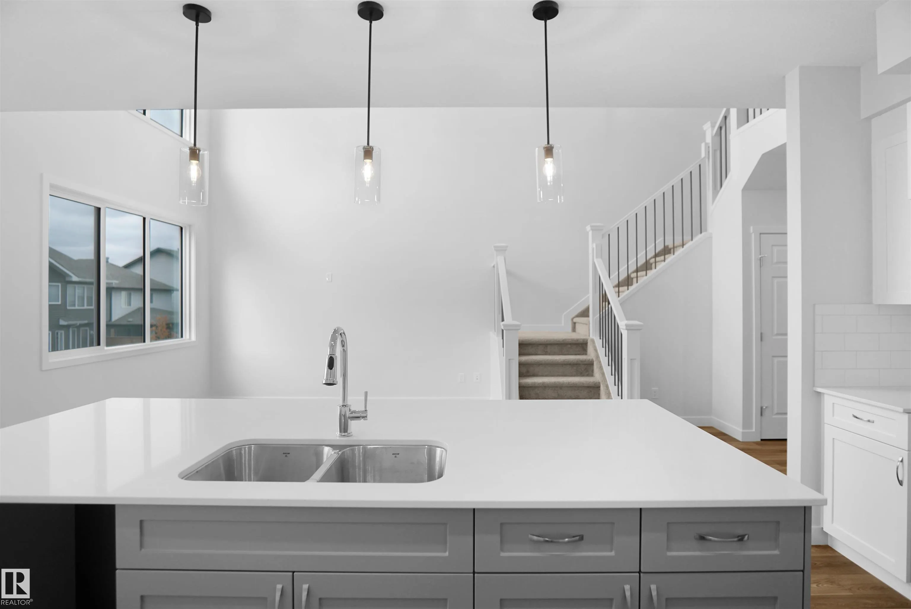 133 SUNLAND Way