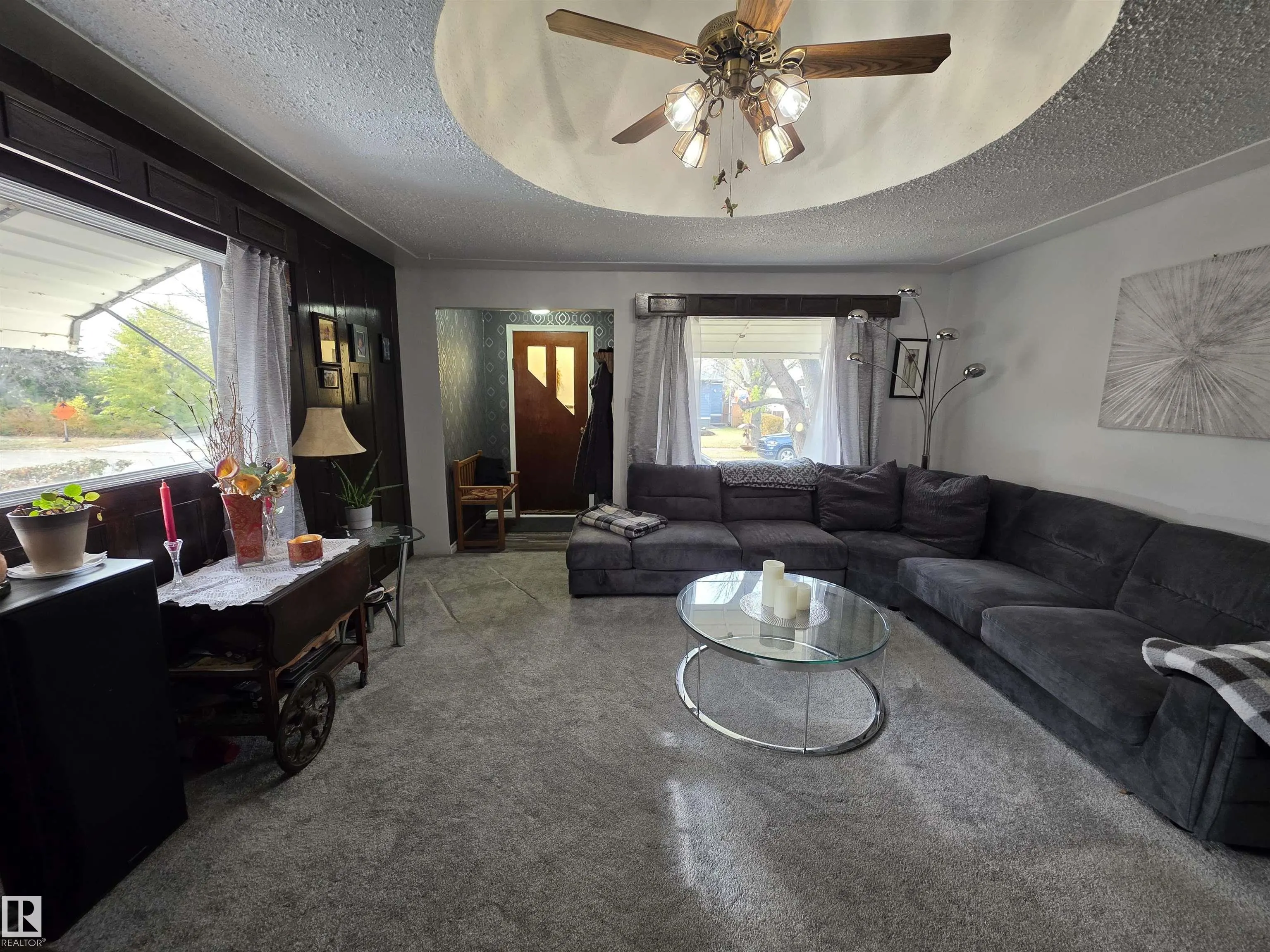 10009 104 Street