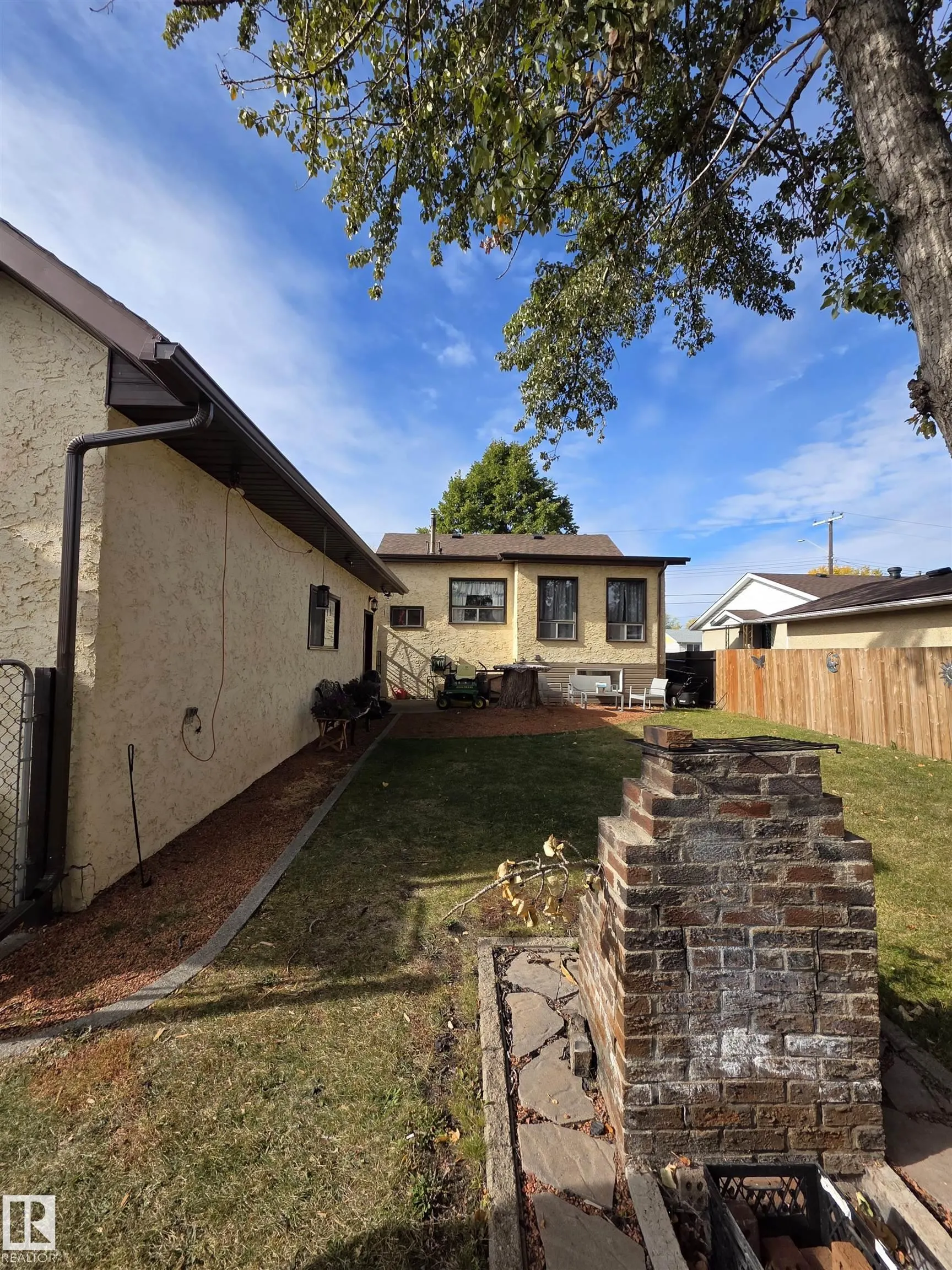 10009 104 Street