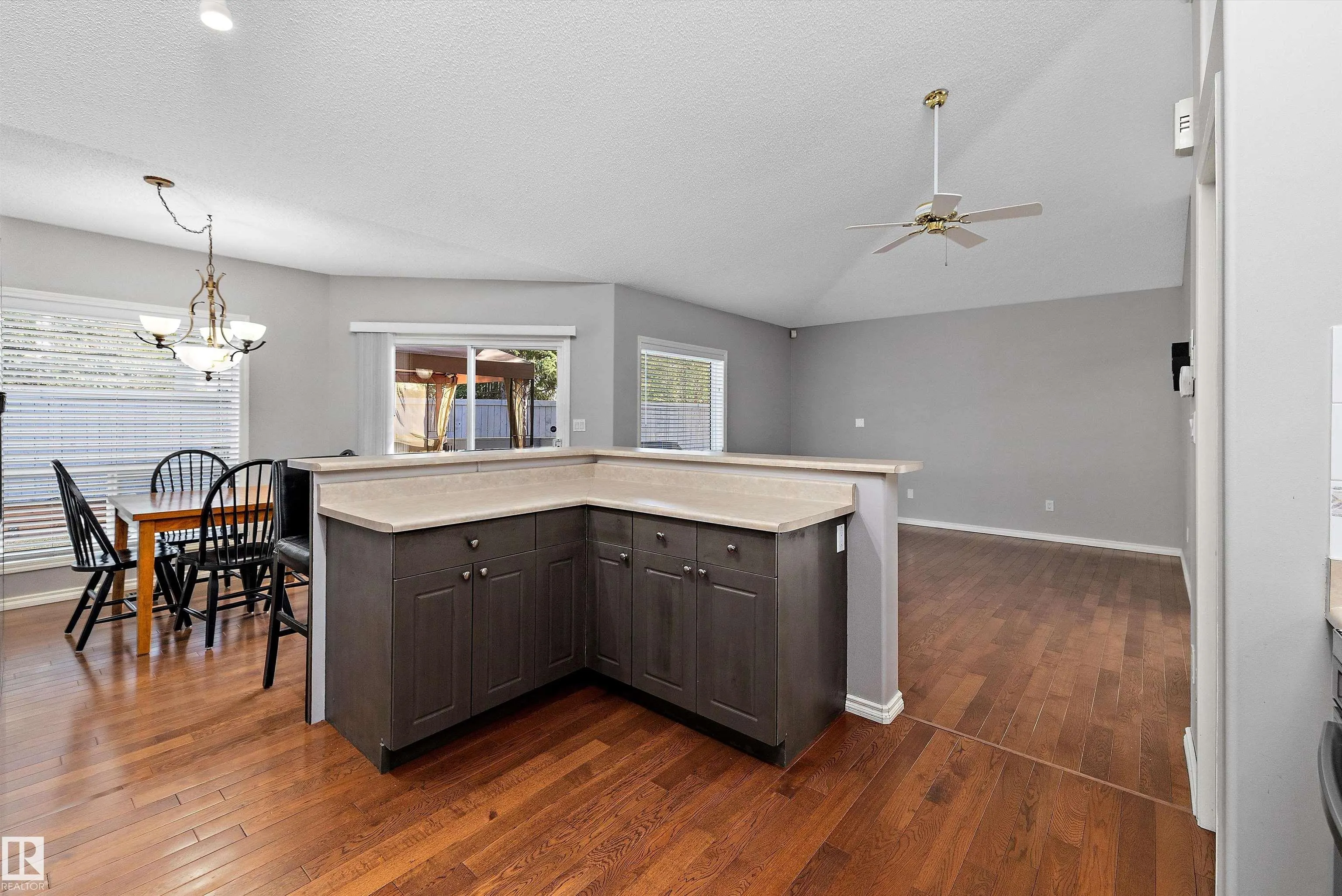 215 BLACKBURN Drive