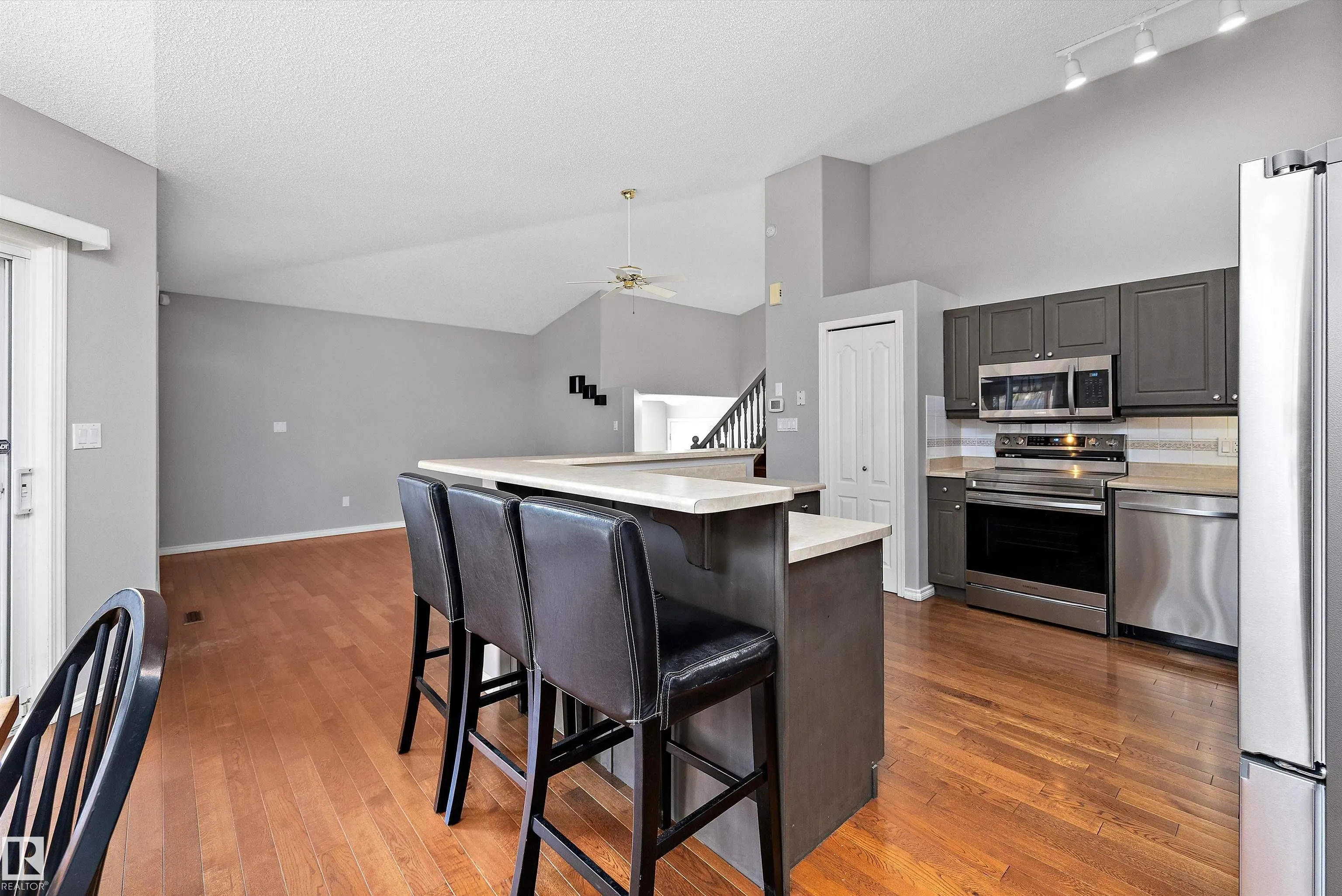 215 BLACKBURN Drive