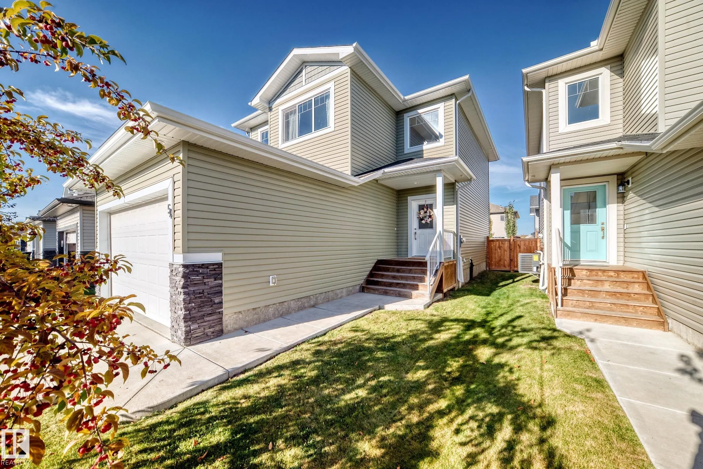 54 REDDING Way
