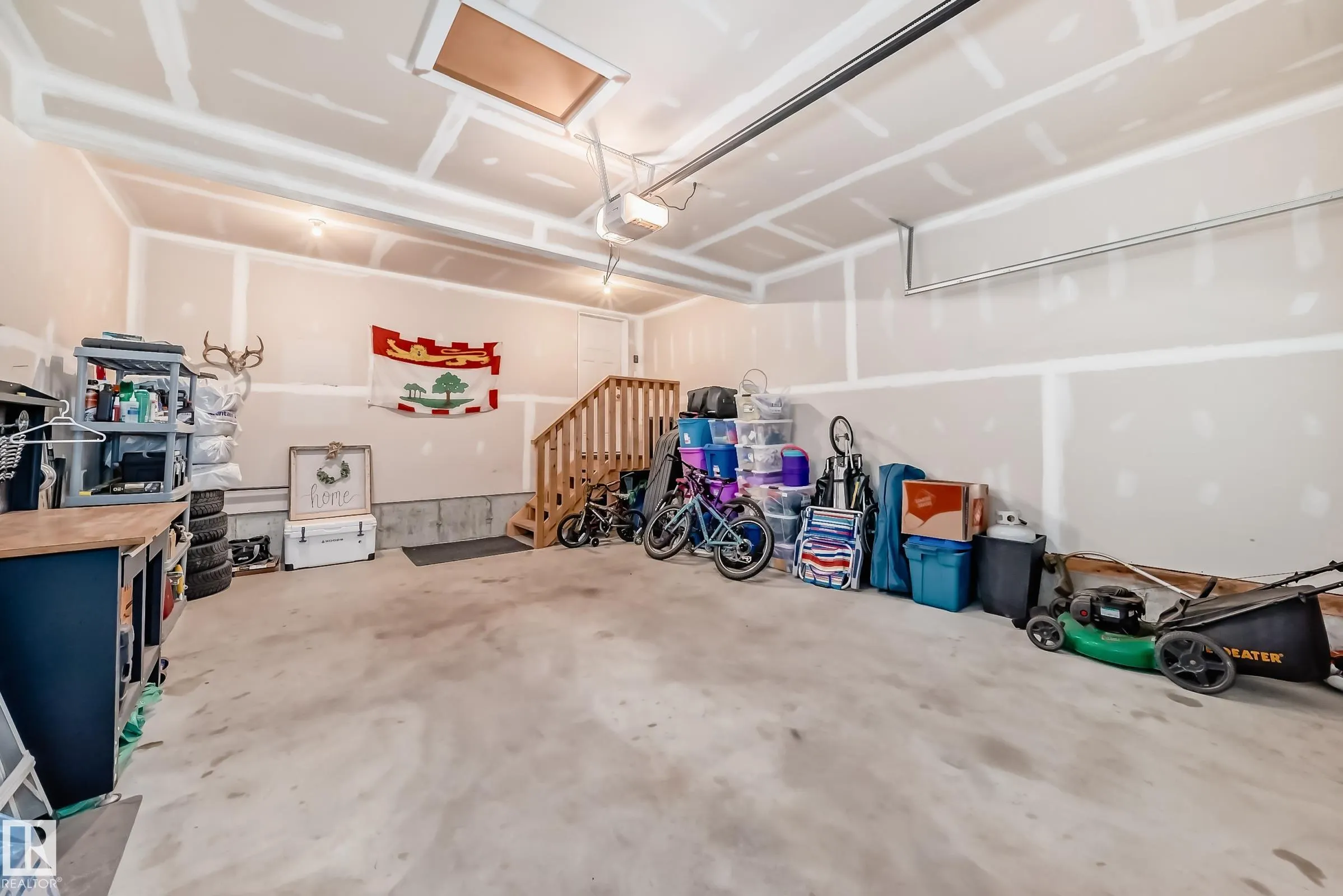 54 REDDING Way