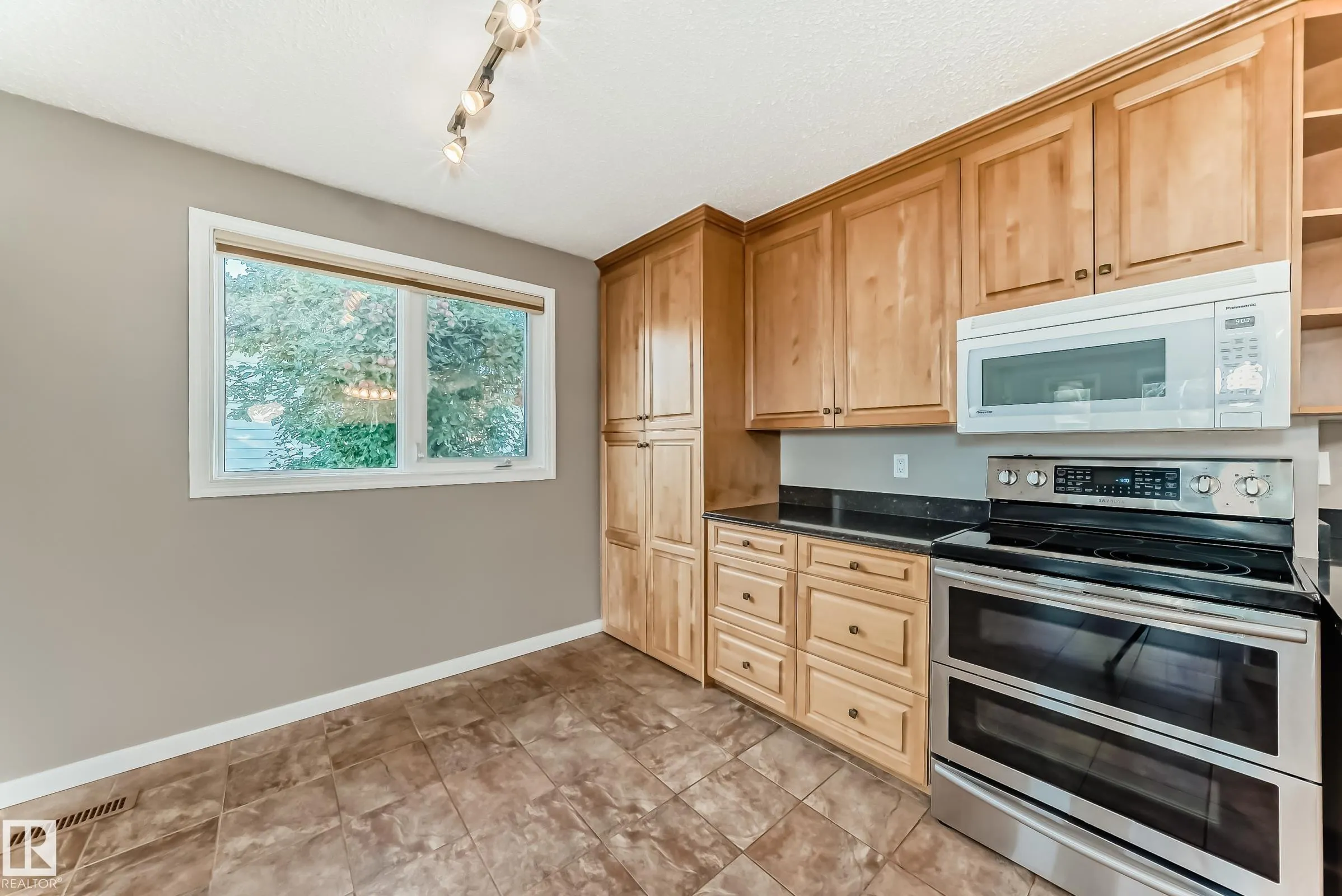 88 HOMESTEAD Crescent