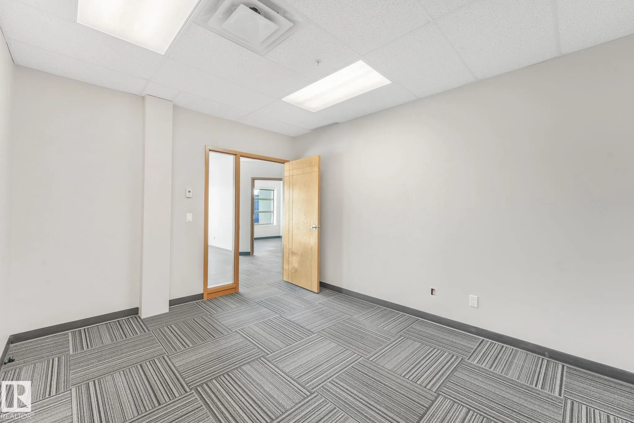 2920 Calgary Trail