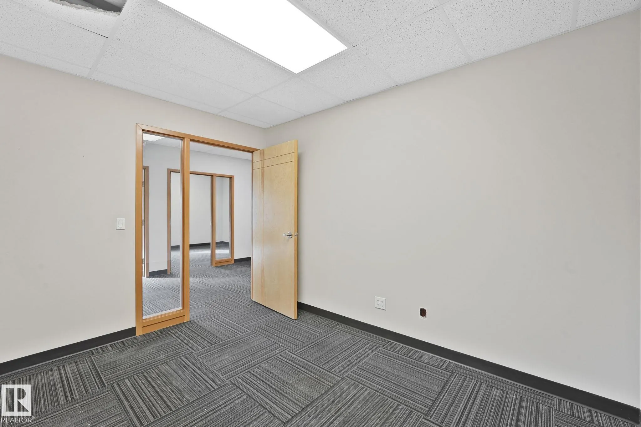 2920 Calgary Trail