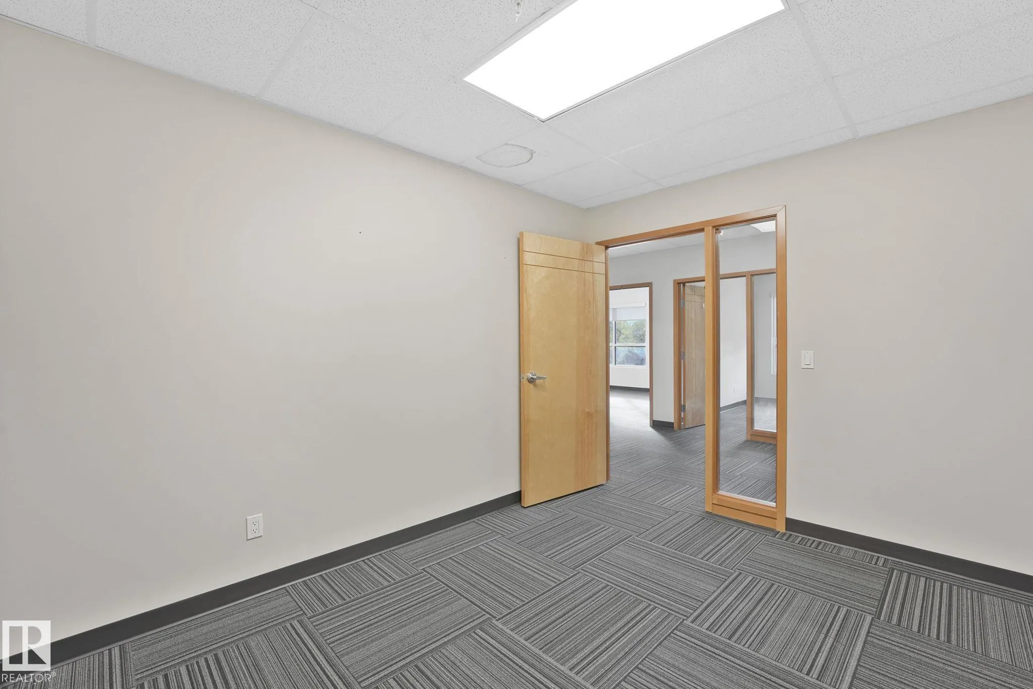 2920 Calgary Trail