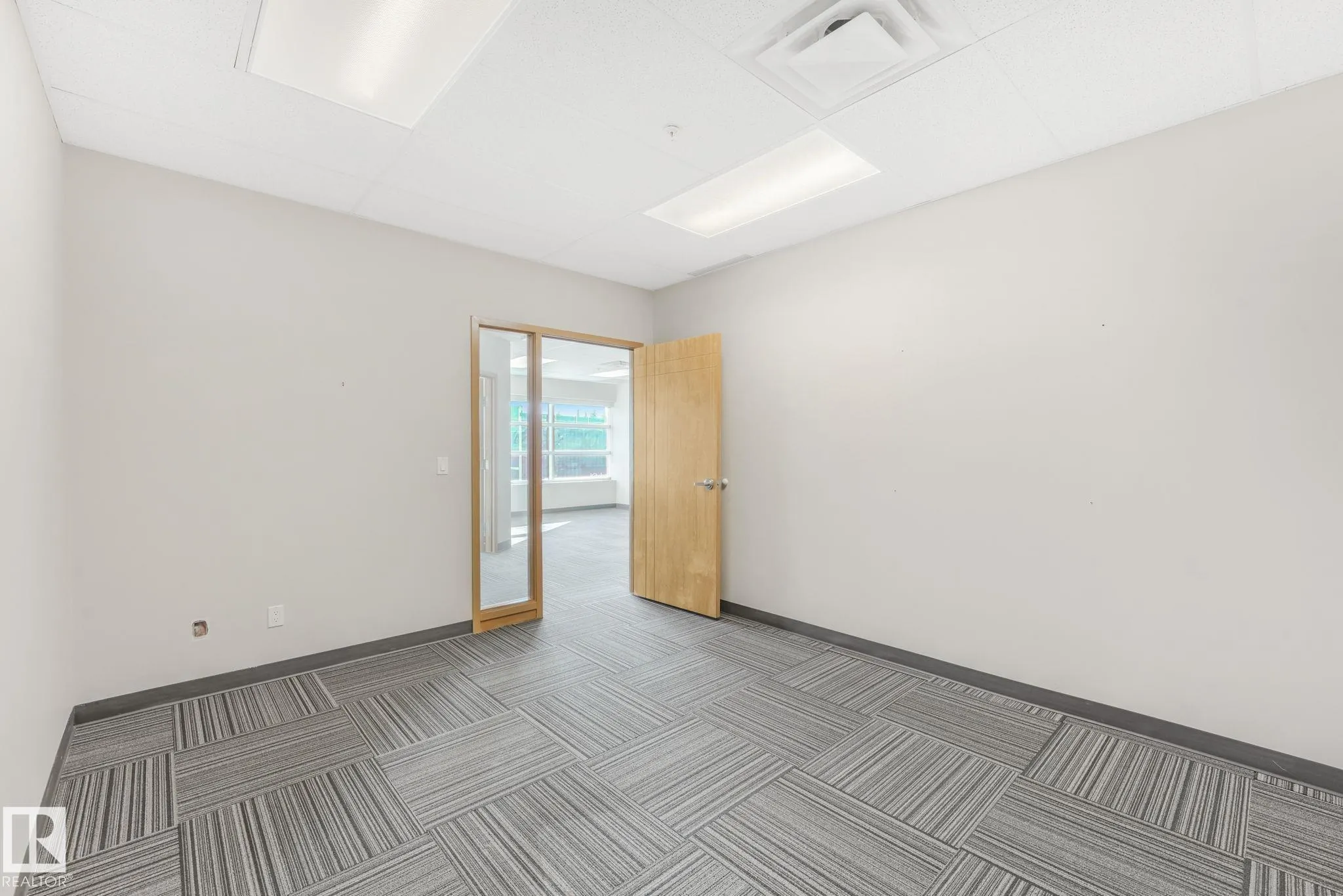 2920 Calgary Trail