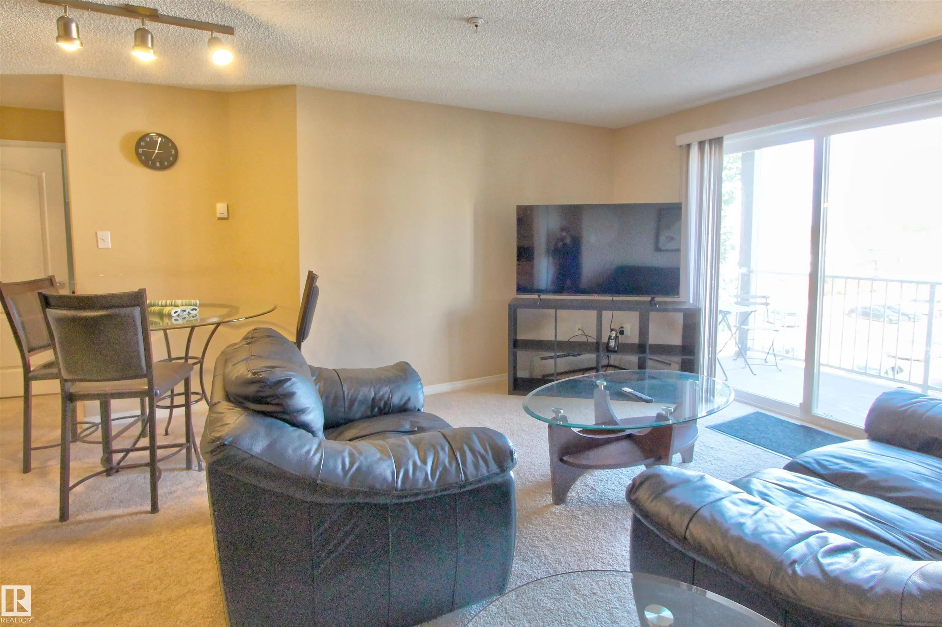 155 EDWARDS Drive