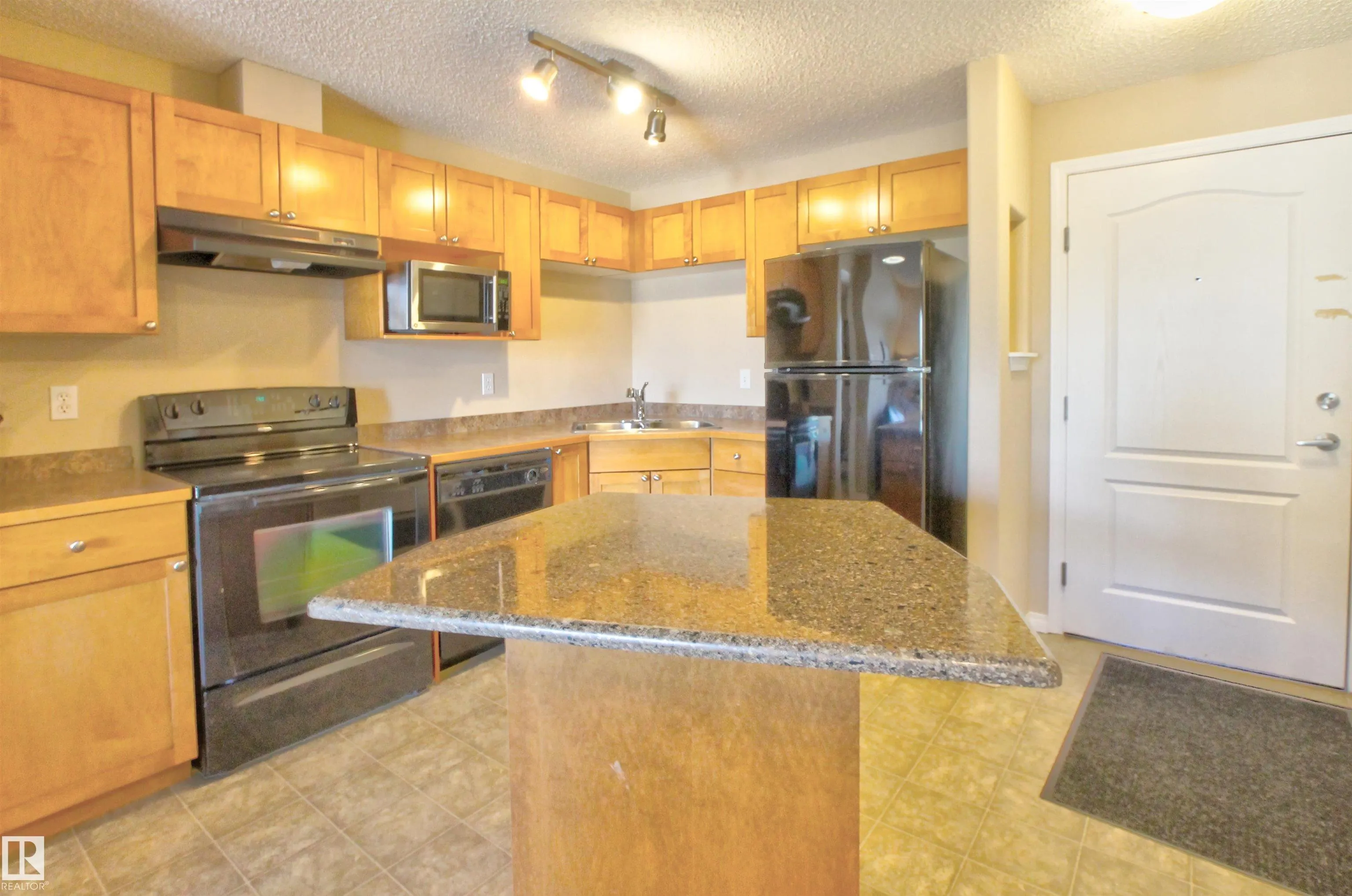 155 EDWARDS Drive