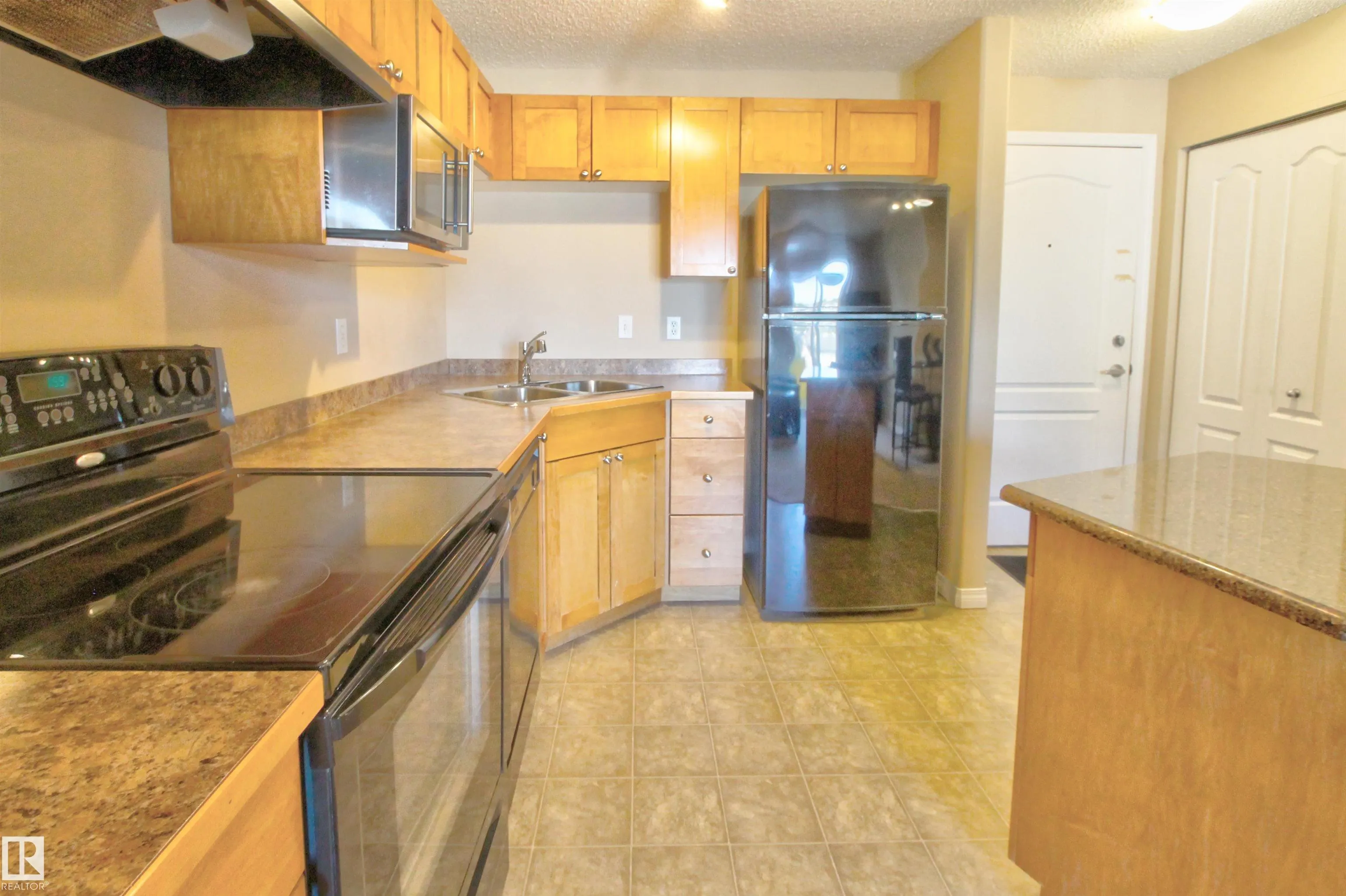 155 EDWARDS Drive