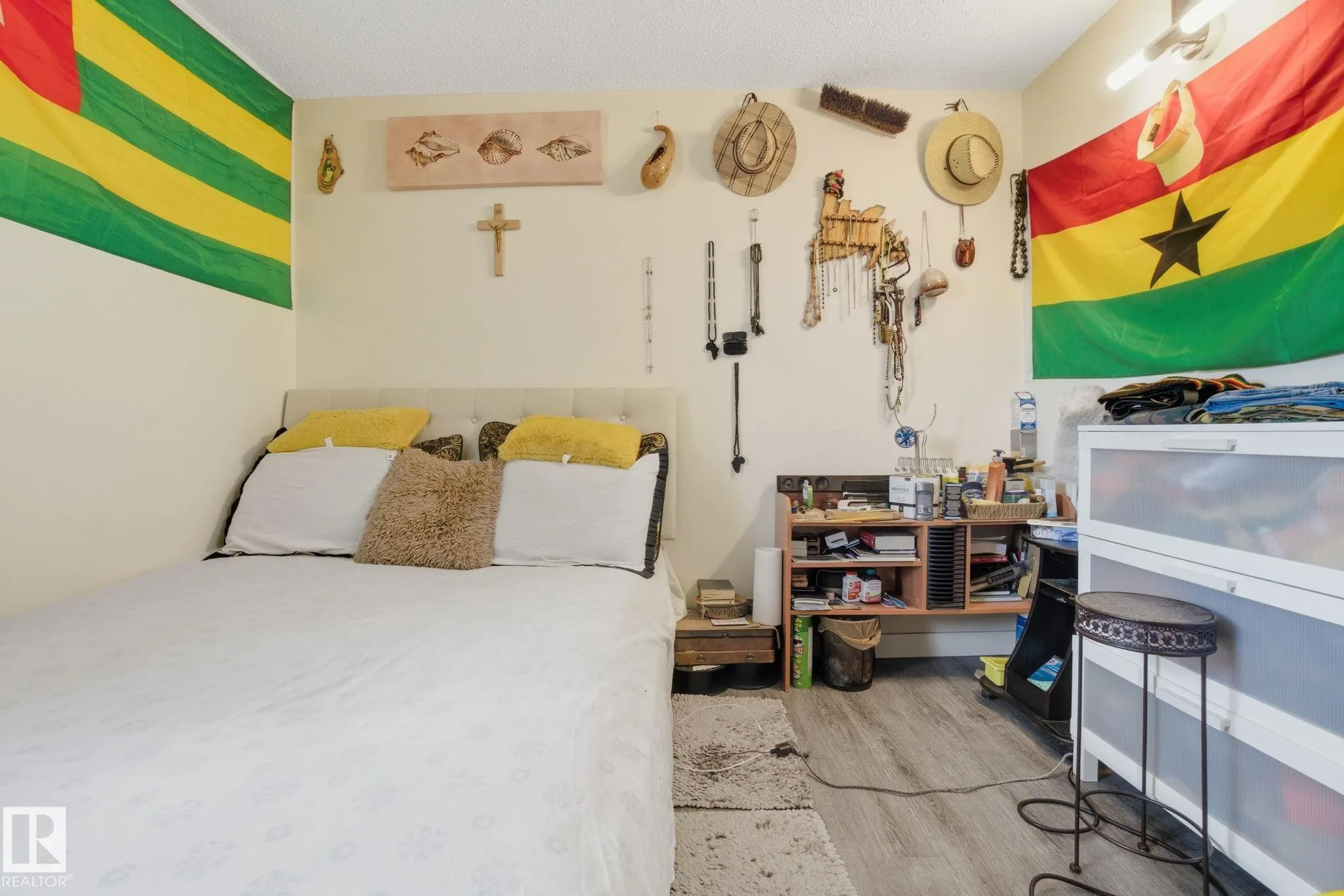 692 ABBOTTSFIELD Road