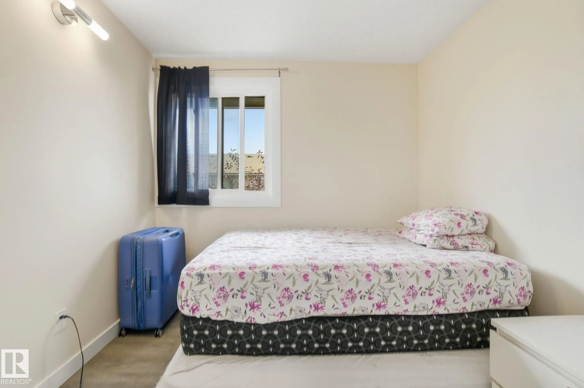 692 ABBOTTSFIELD Road