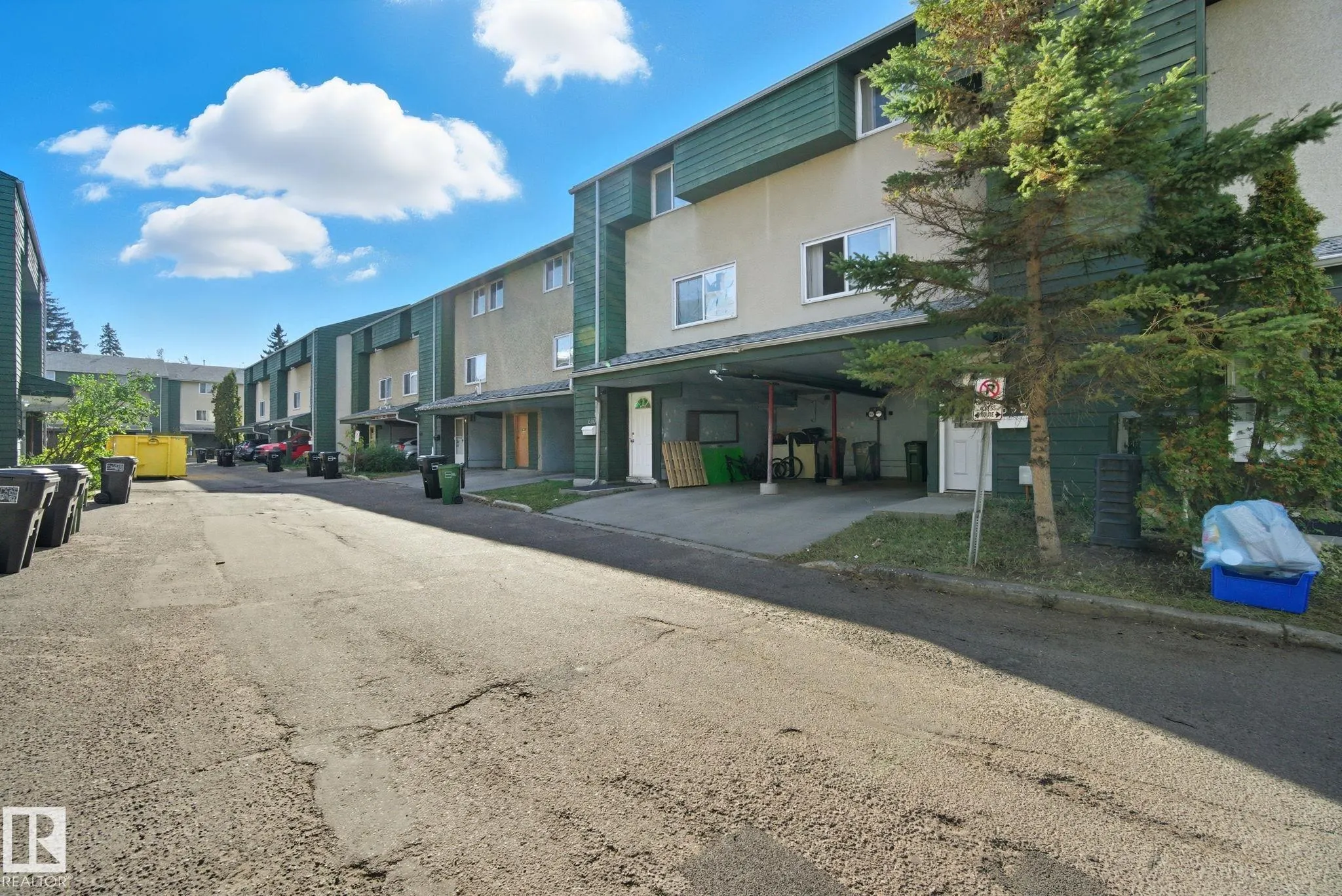 692 ABBOTTSFIELD Road