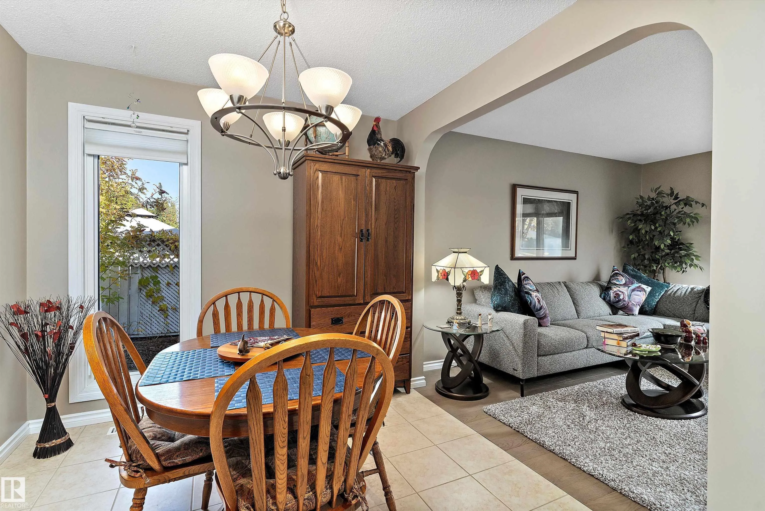 8 FARMSTEAD Avenue