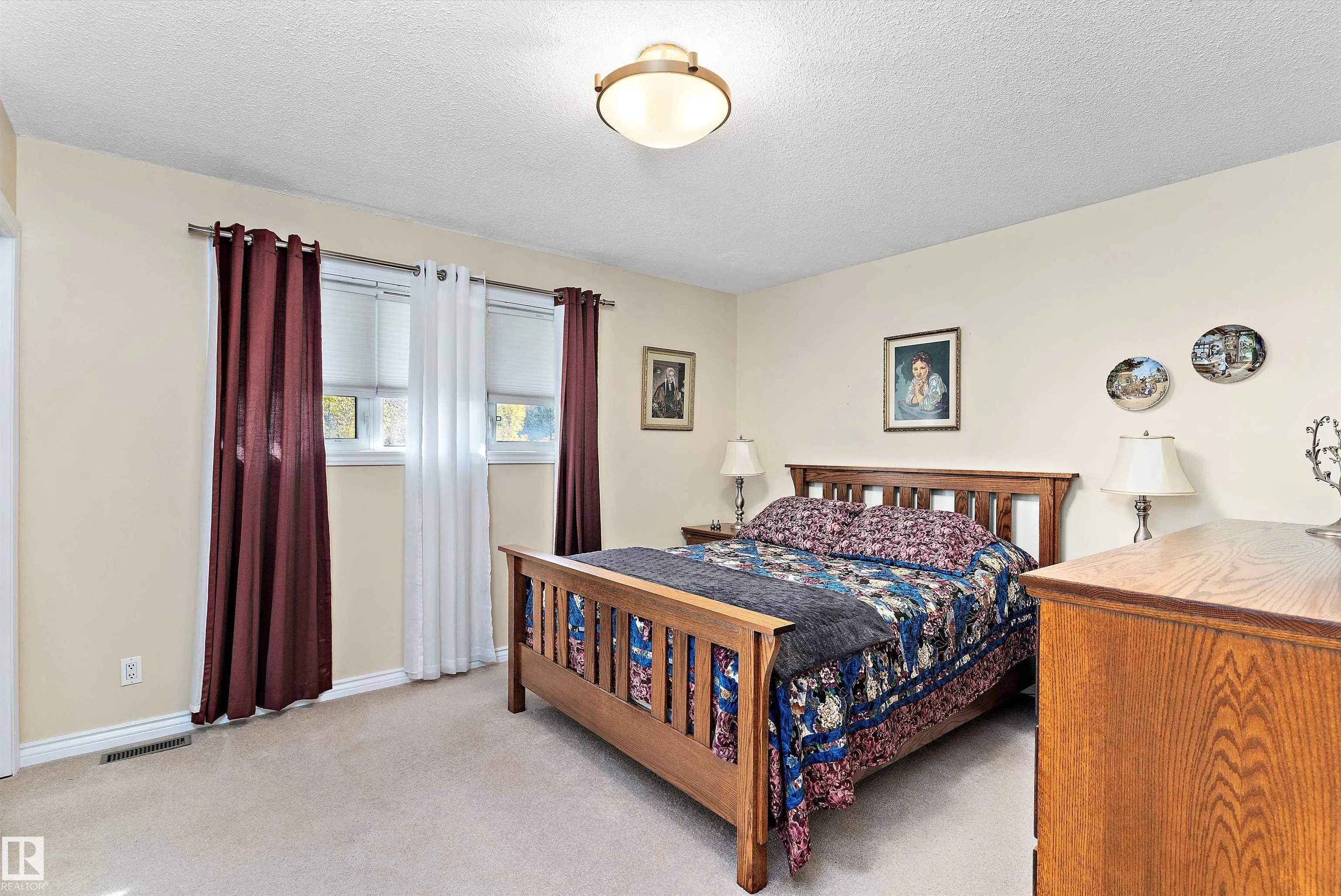 8 FARMSTEAD Avenue
