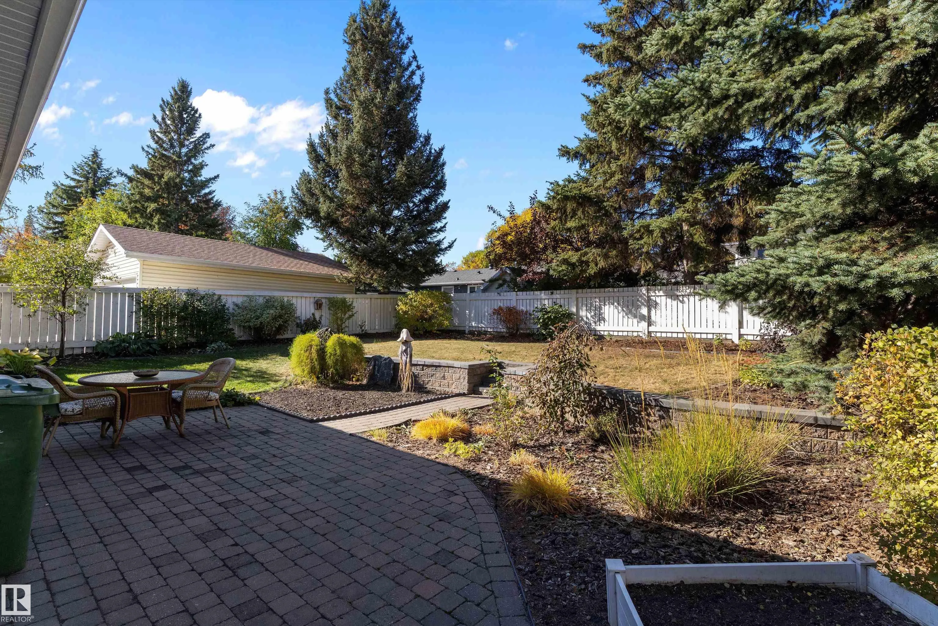 8 FARMSTEAD Avenue