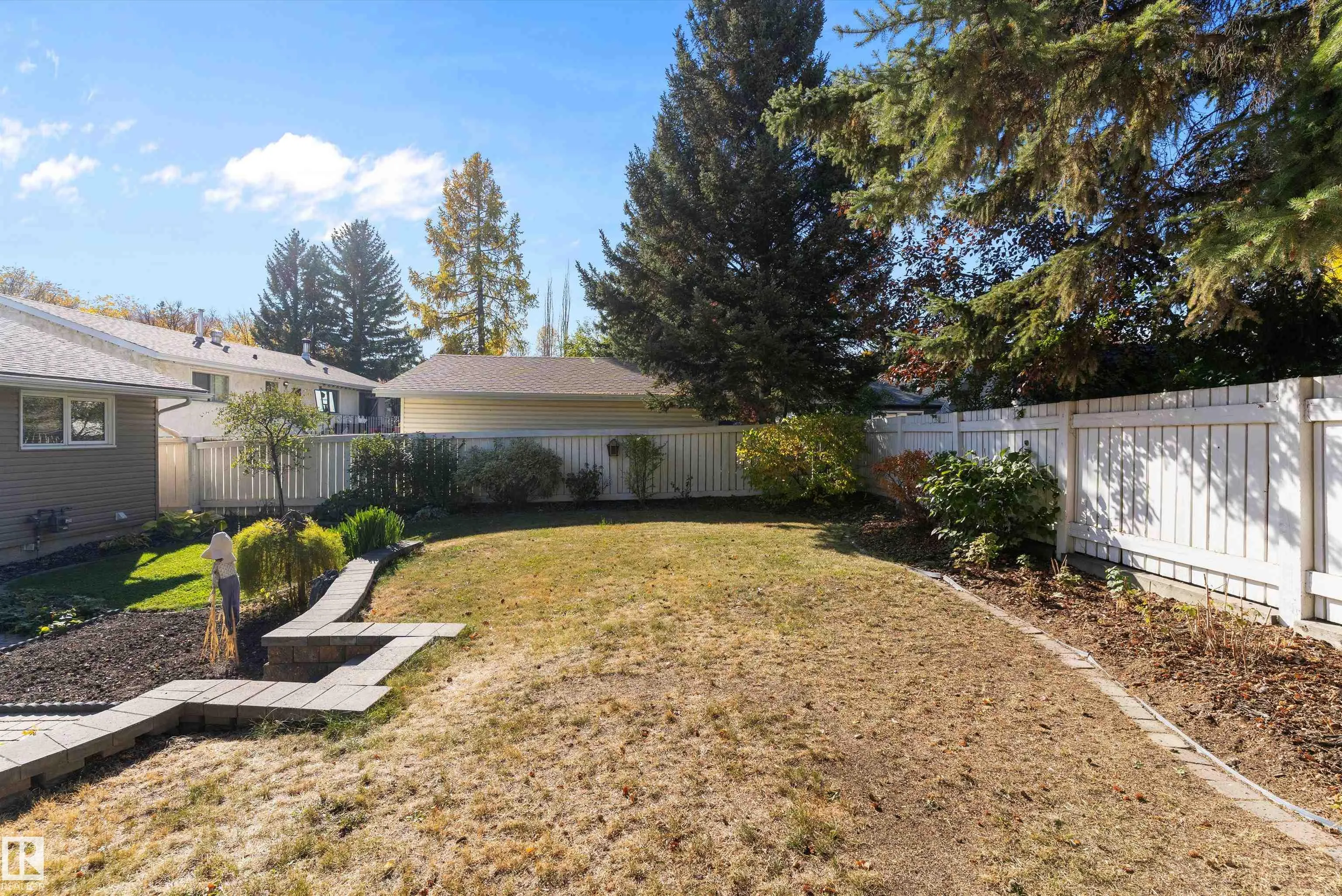 8 FARMSTEAD Avenue