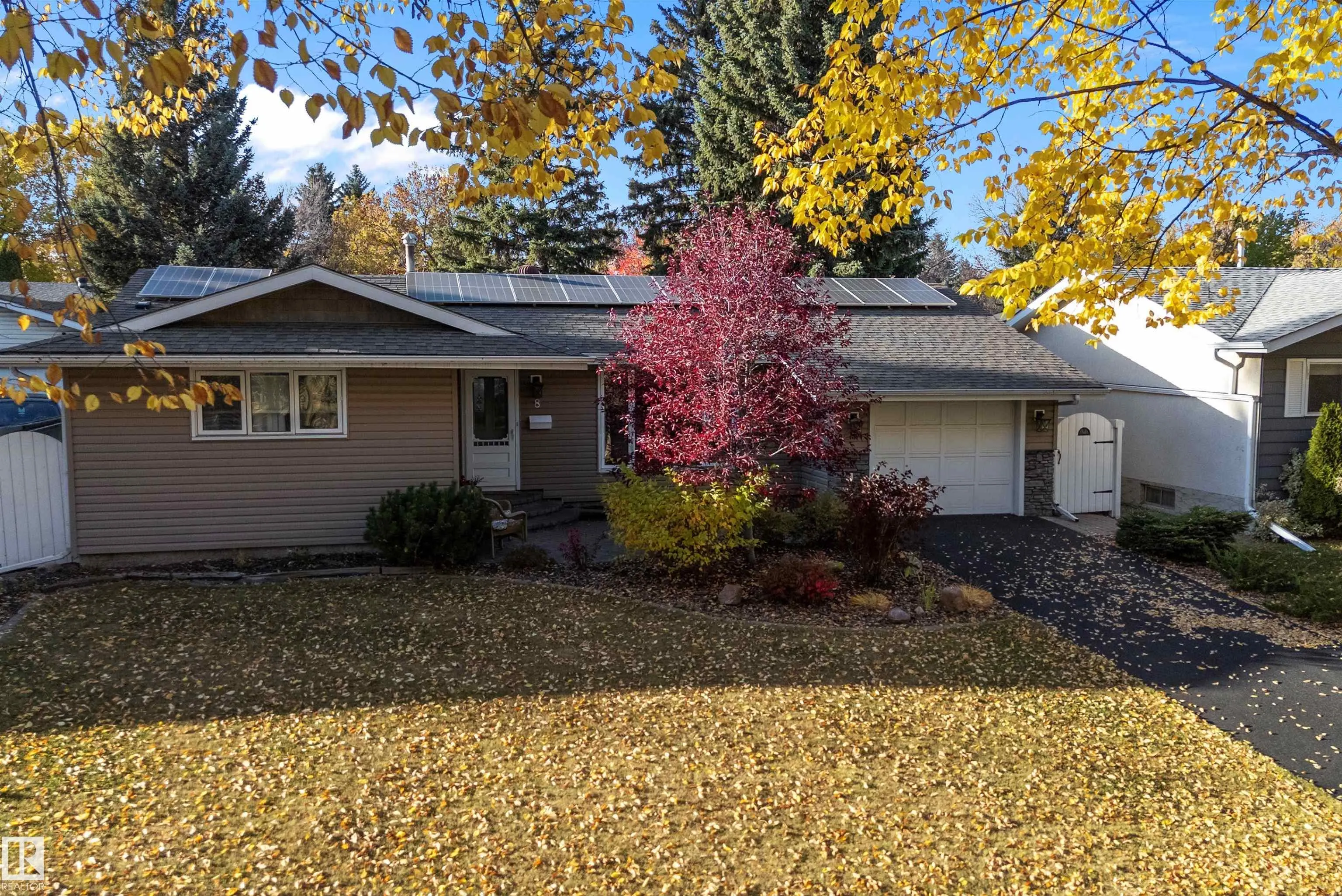 8 FARMSTEAD Avenue
