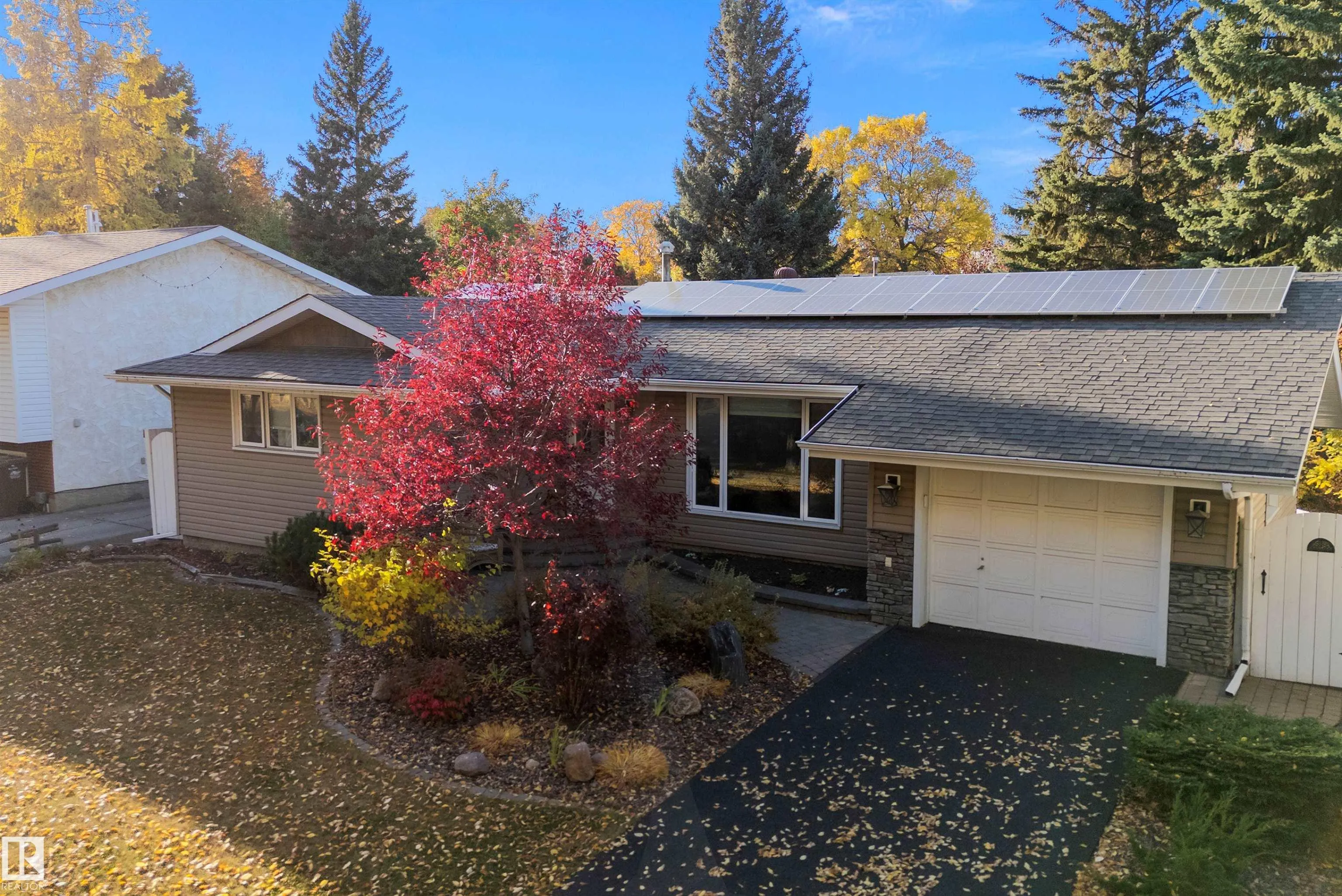 8 FARMSTEAD Avenue