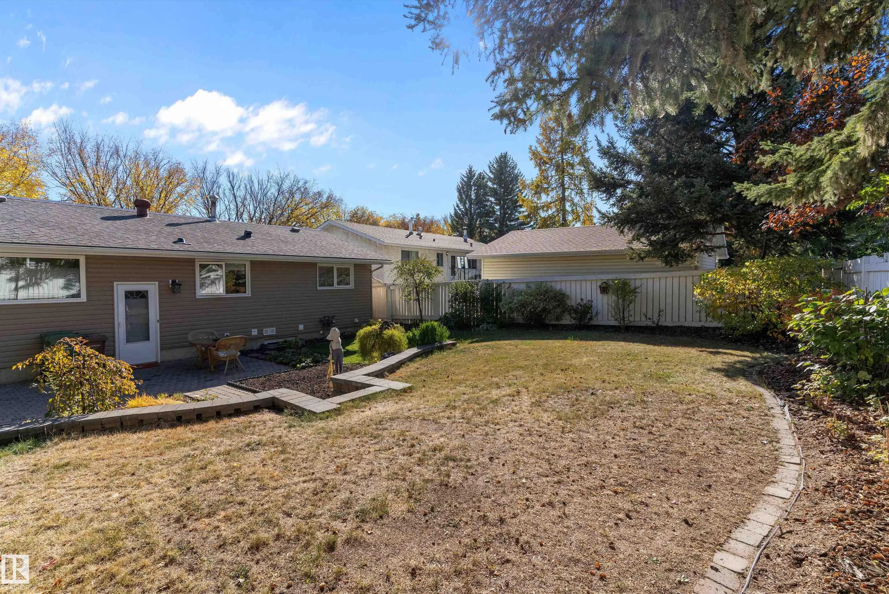 8 FARMSTEAD Avenue
