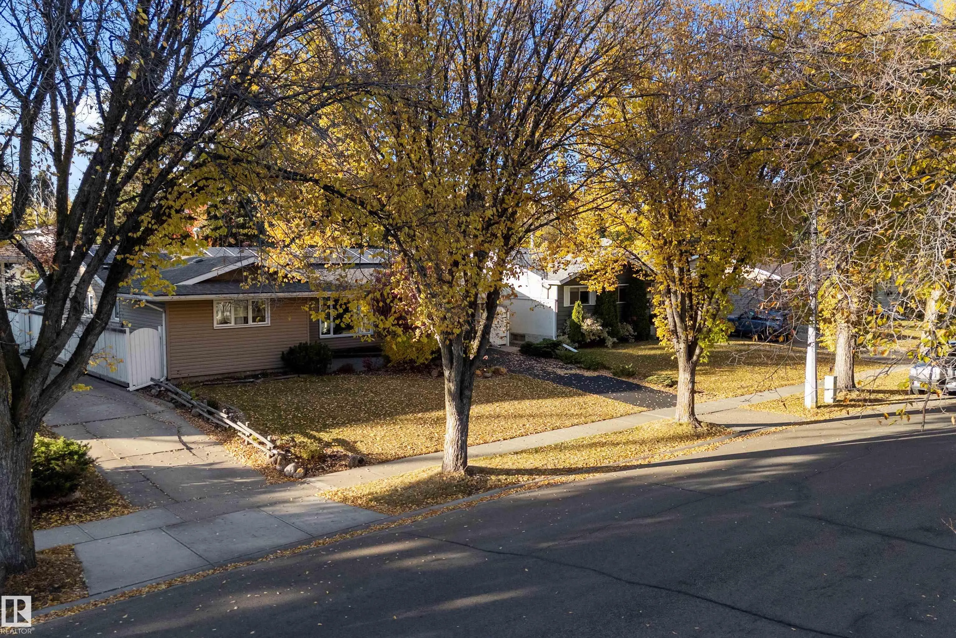 8 FARMSTEAD Avenue