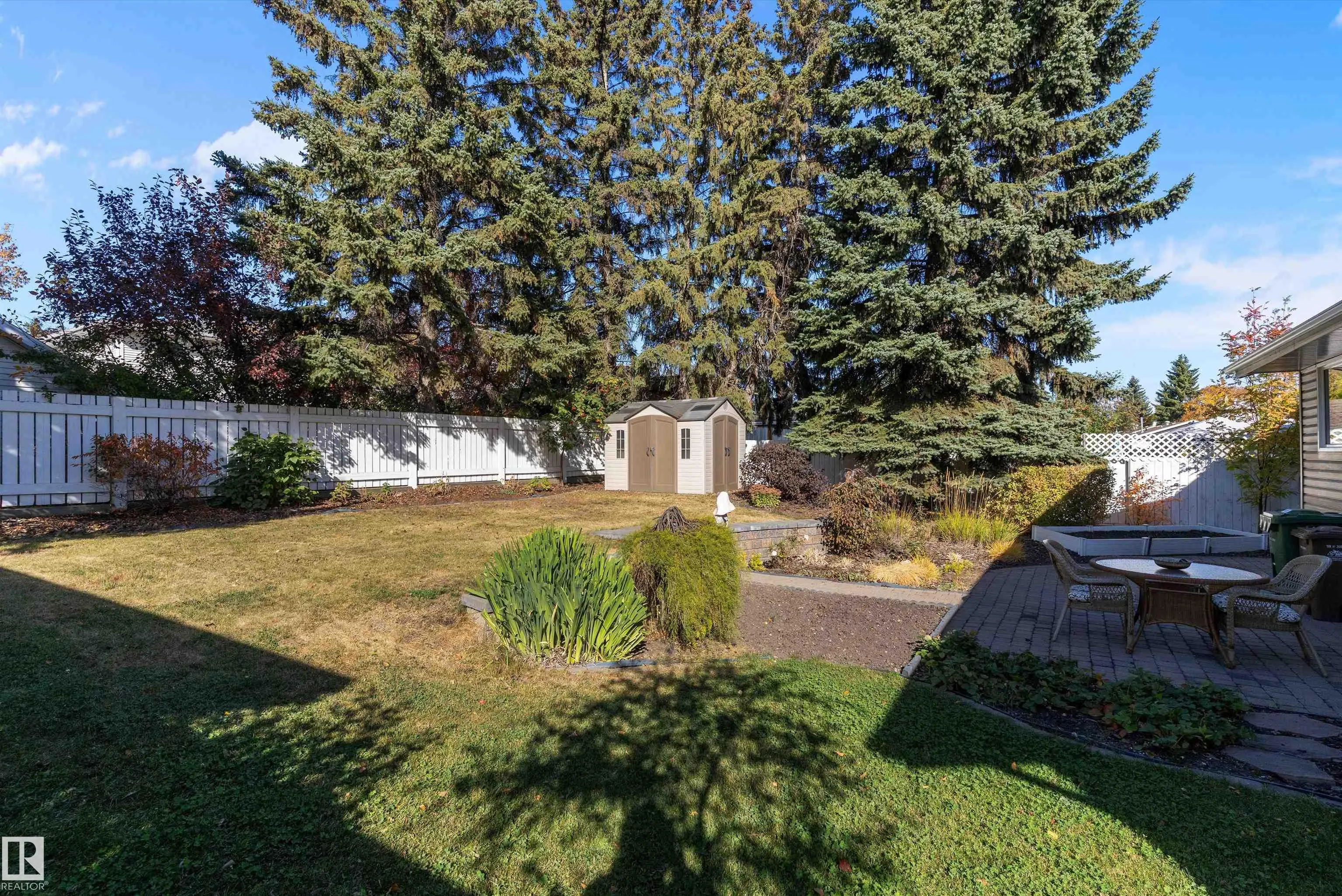 8 FARMSTEAD Avenue