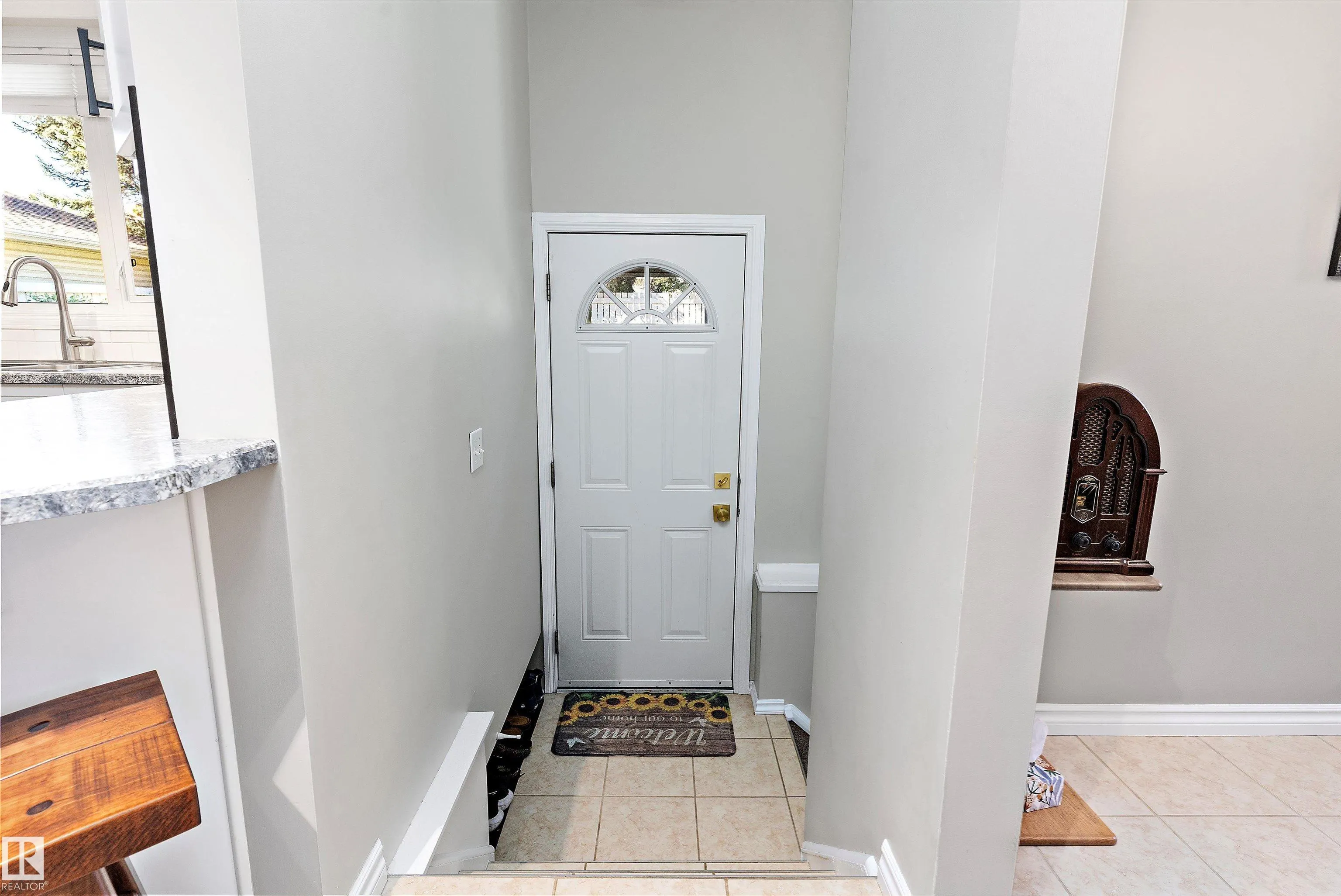 8 FARMSTEAD Avenue