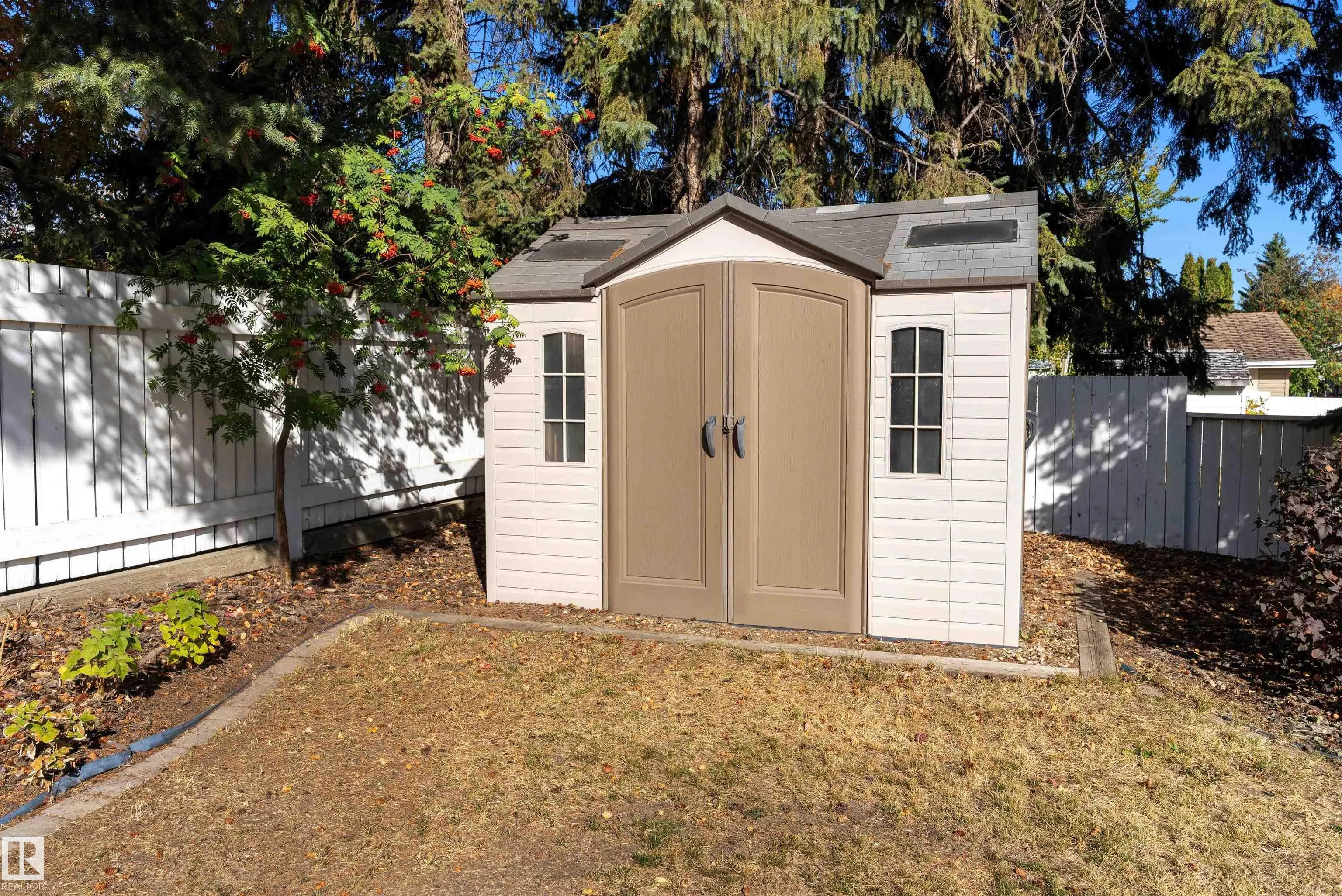 8 FARMSTEAD Avenue