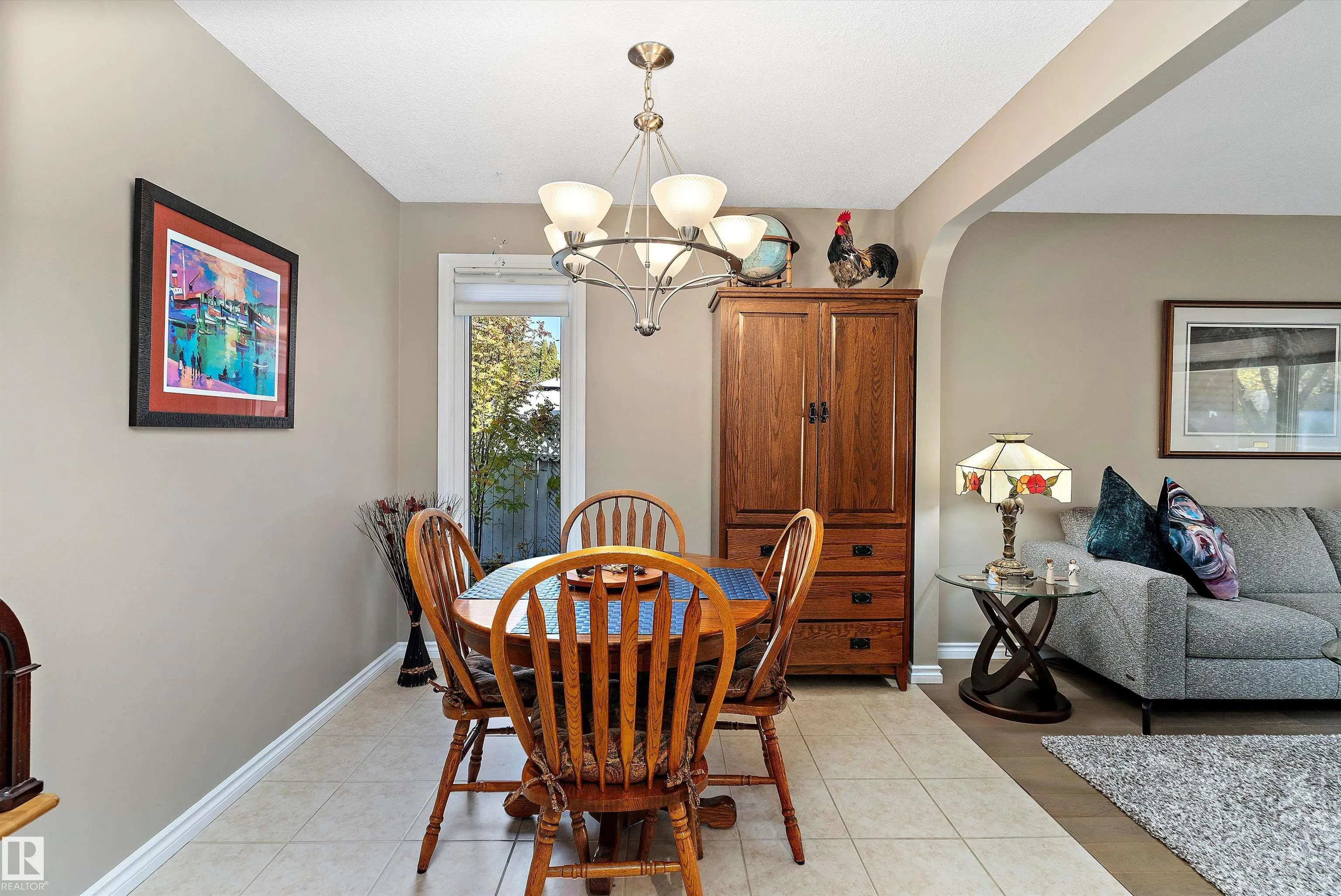8 FARMSTEAD Avenue
