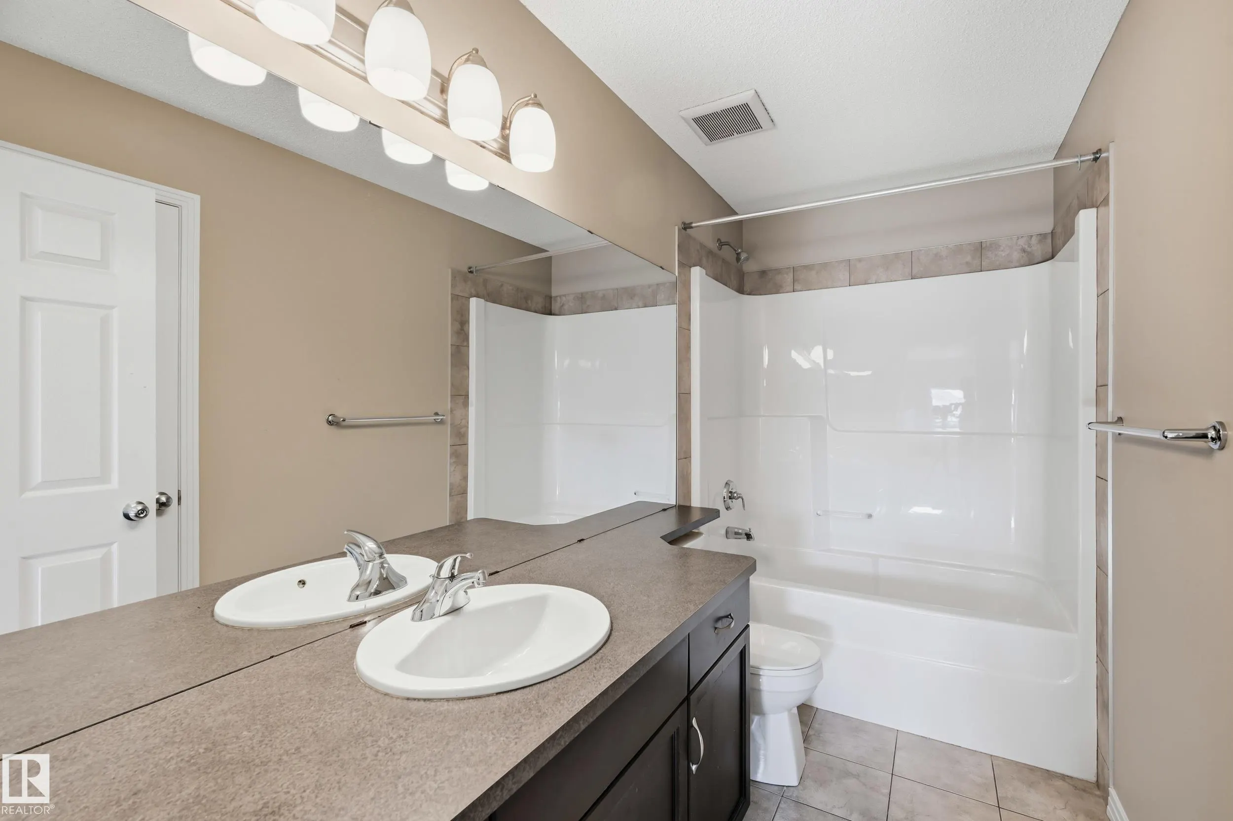 3552 CLAXTON Crescent
