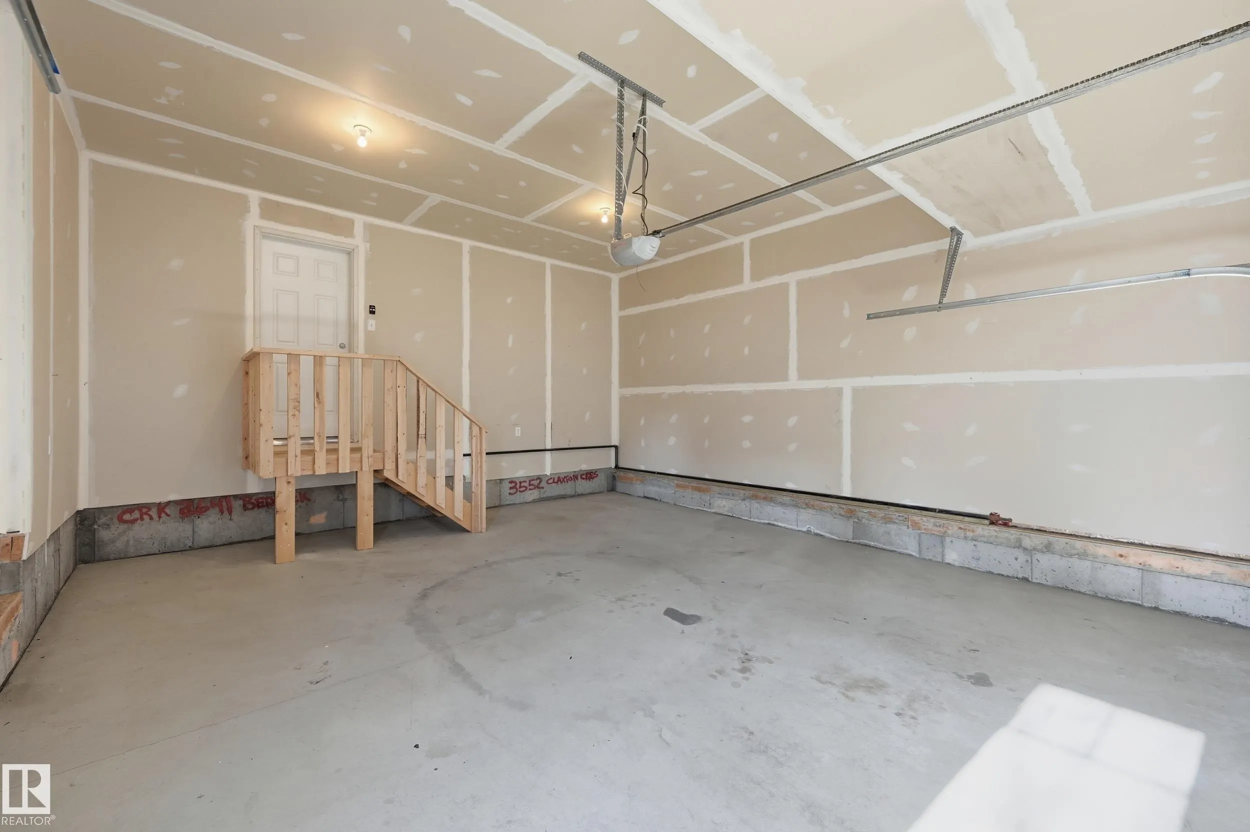 3552 CLAXTON Crescent