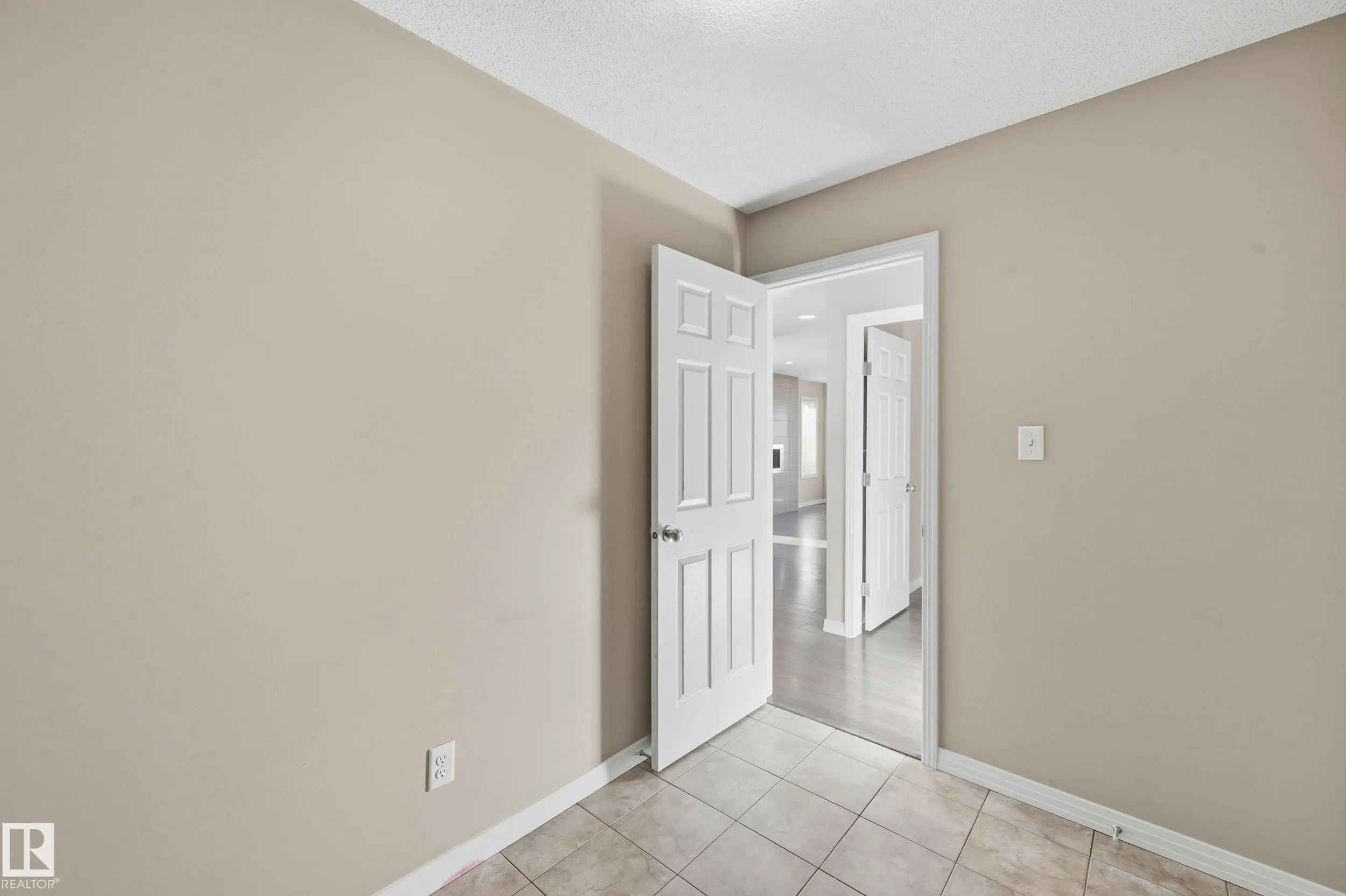 3552 CLAXTON Crescent