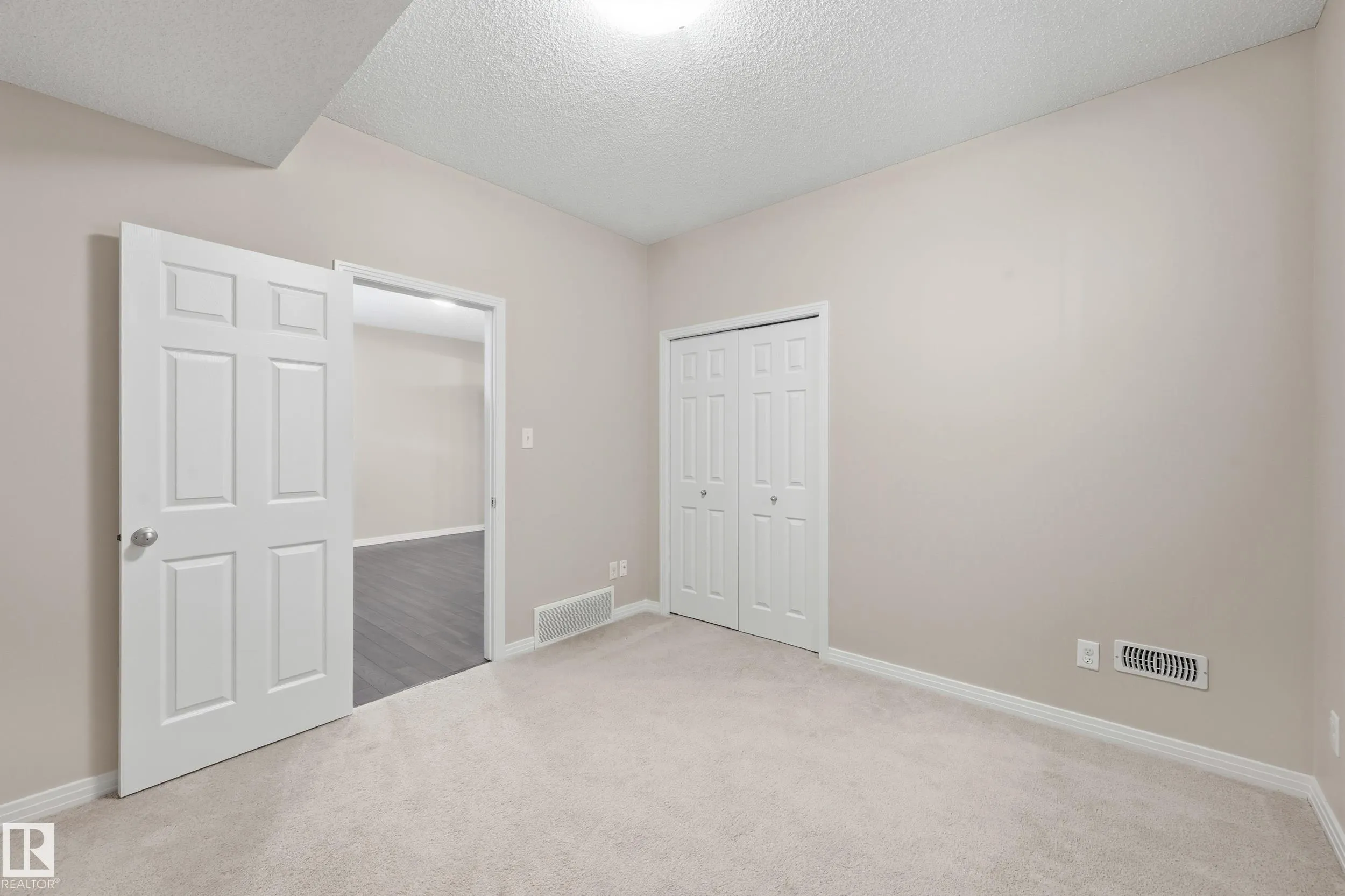 3528 CLAXTON Crescent
