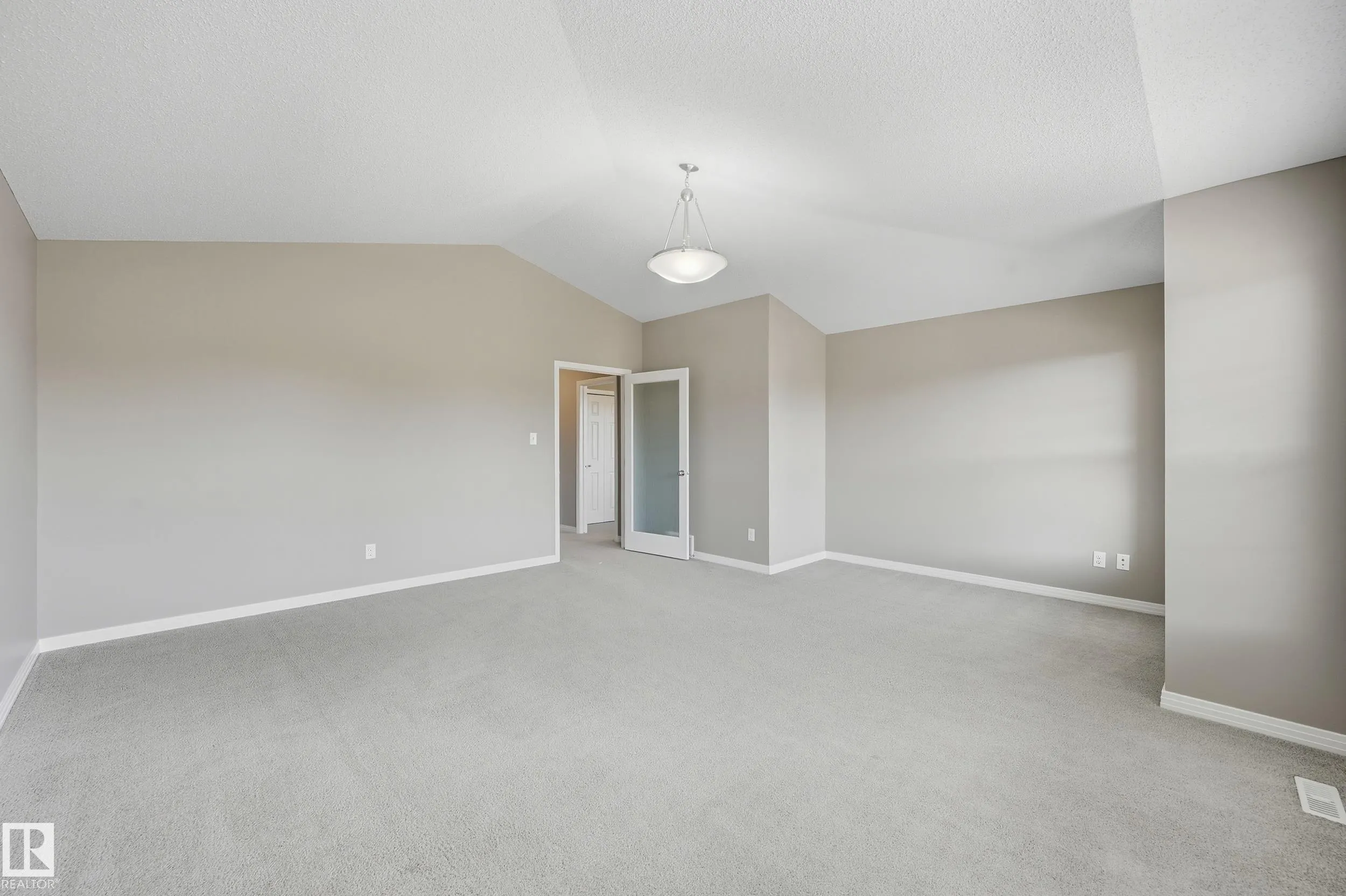 3528 CLAXTON Crescent