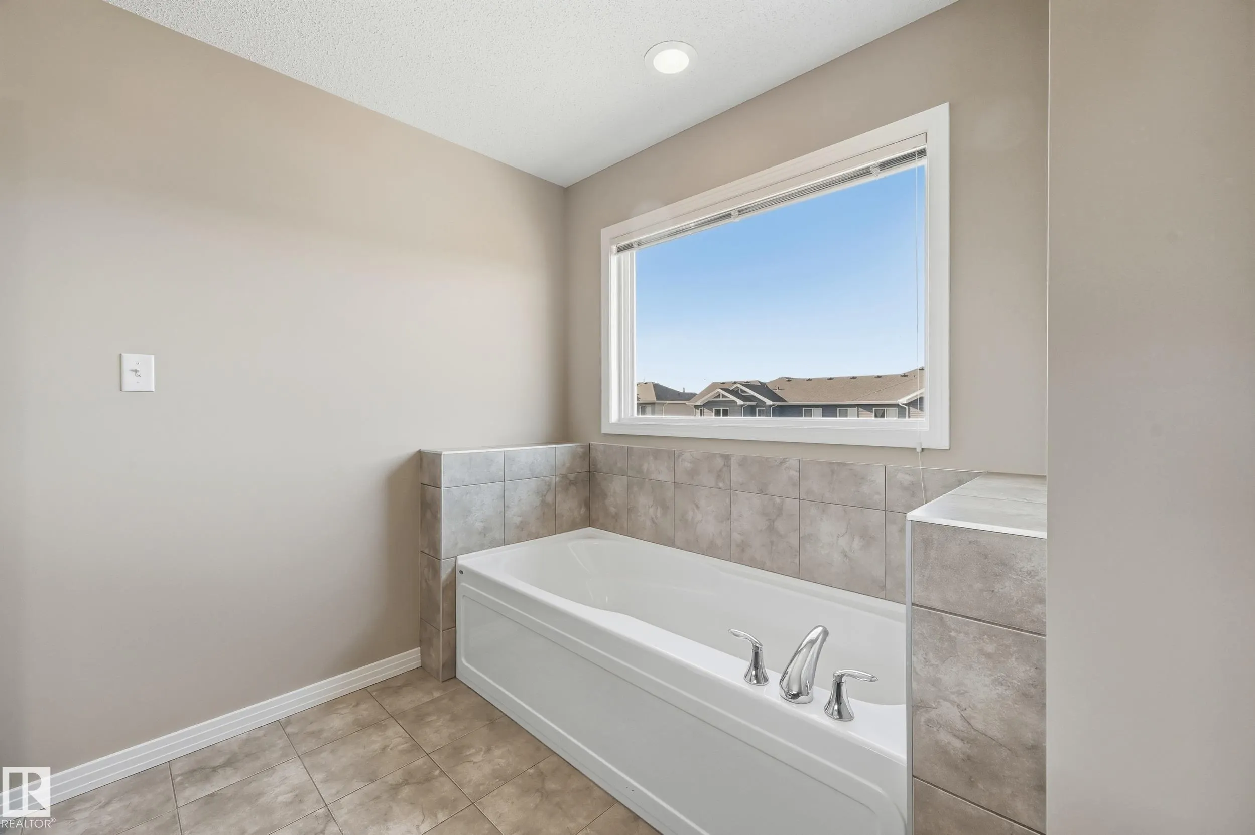 3528 CLAXTON Crescent