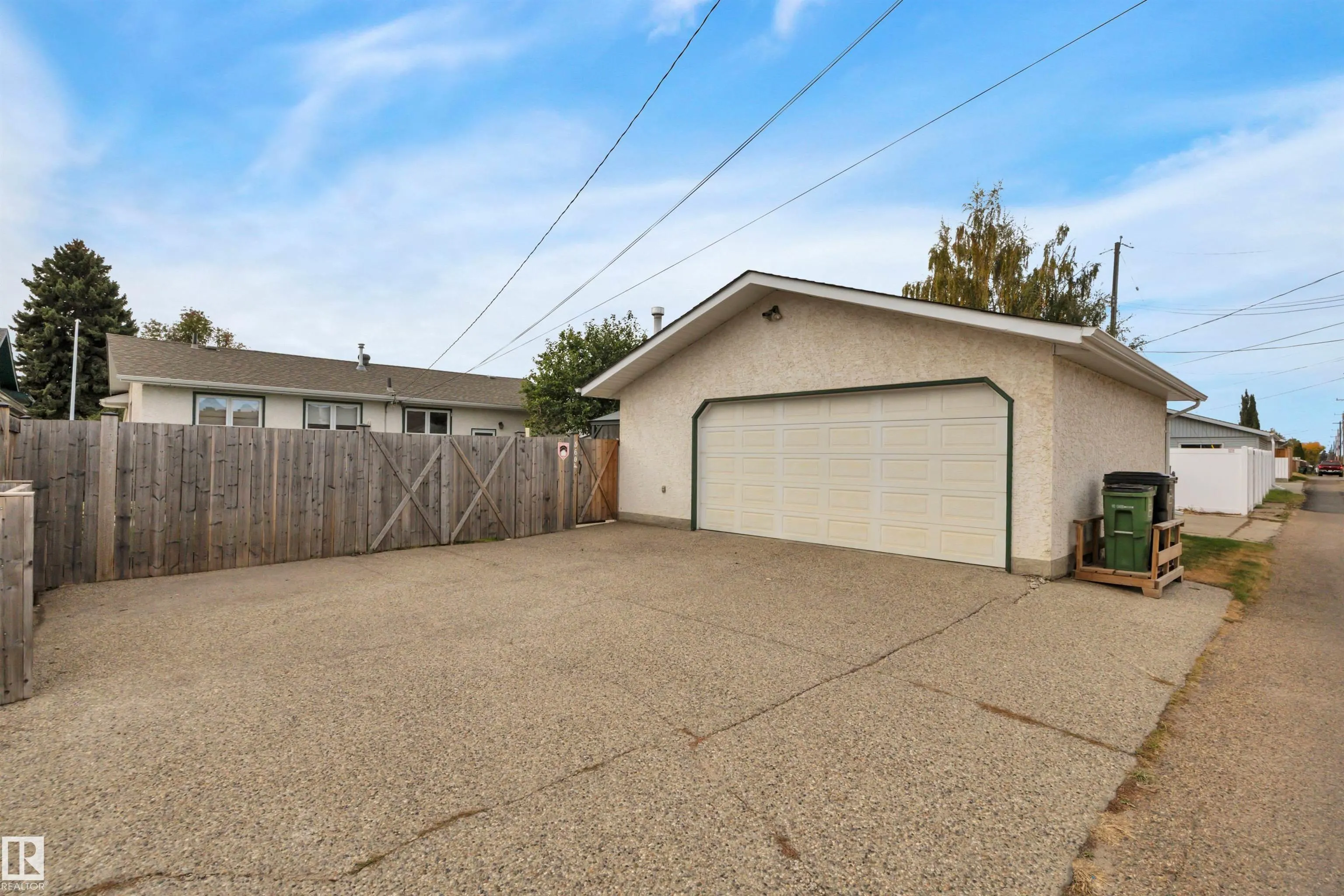 5604 94A Avenue