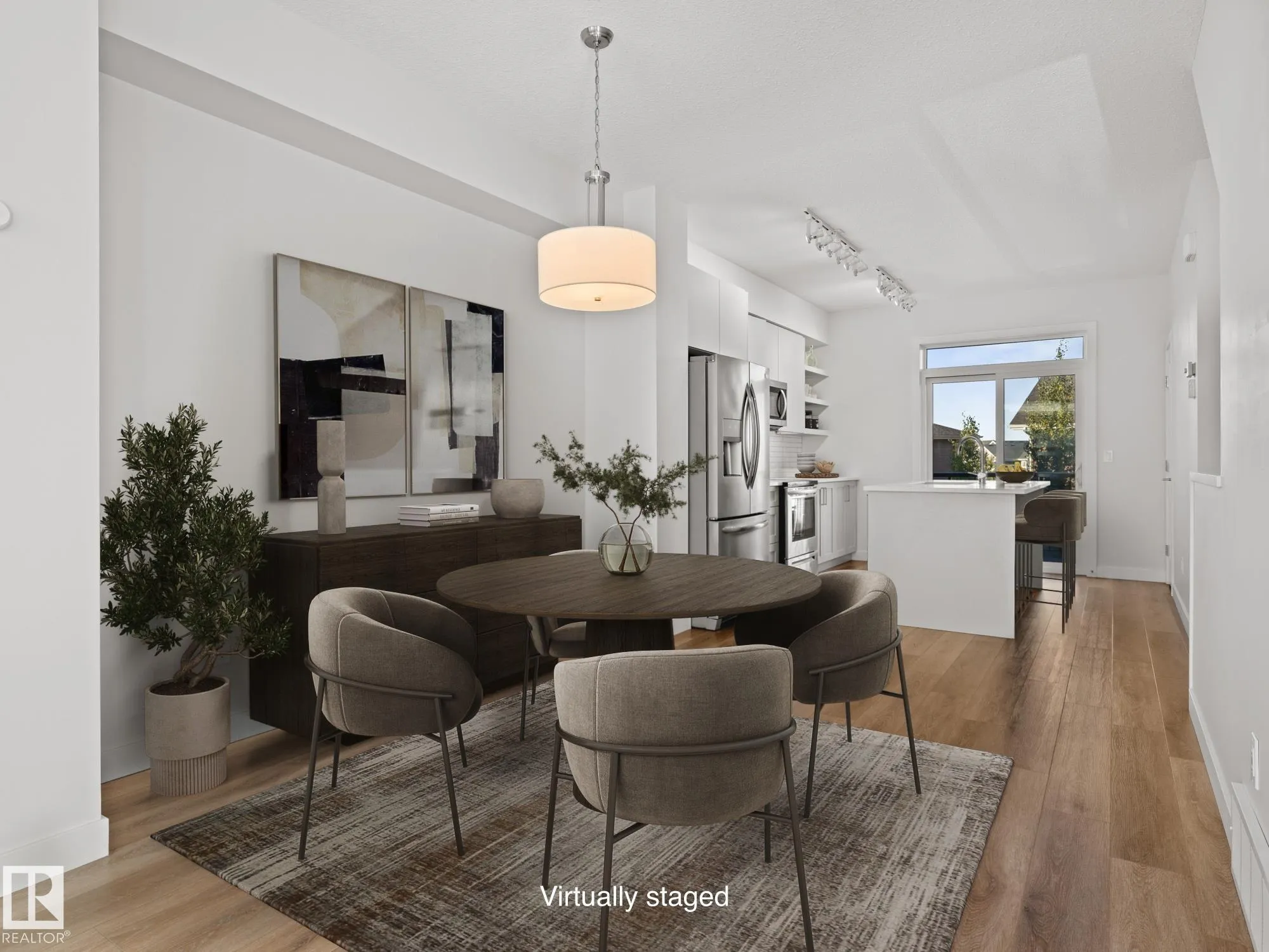 100 JENSEN LAKES Boulevard