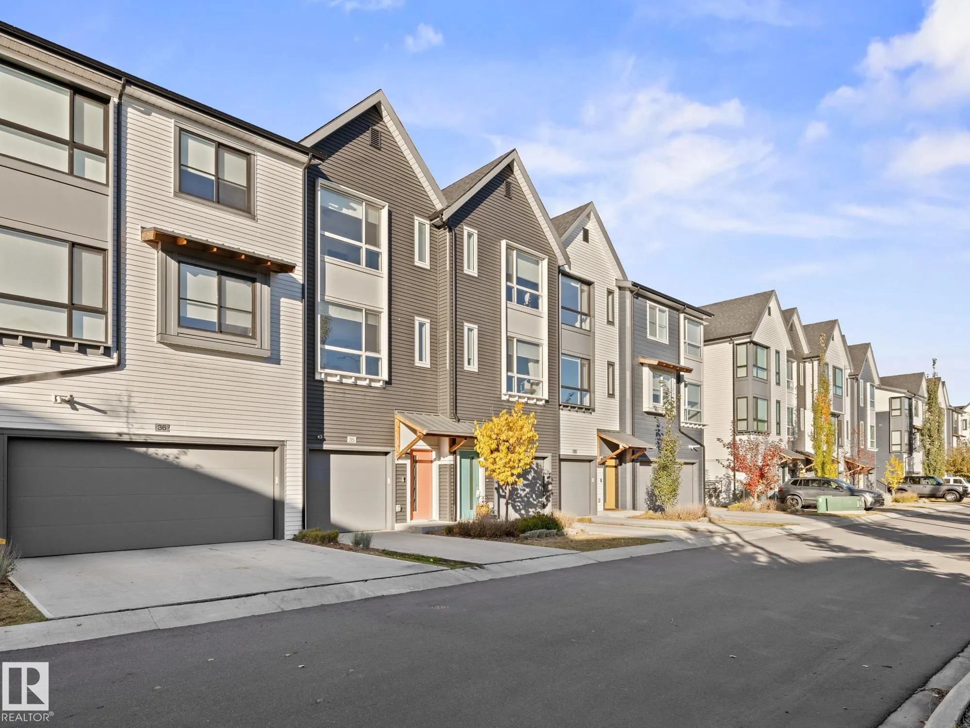 100 JENSEN LAKES Boulevard