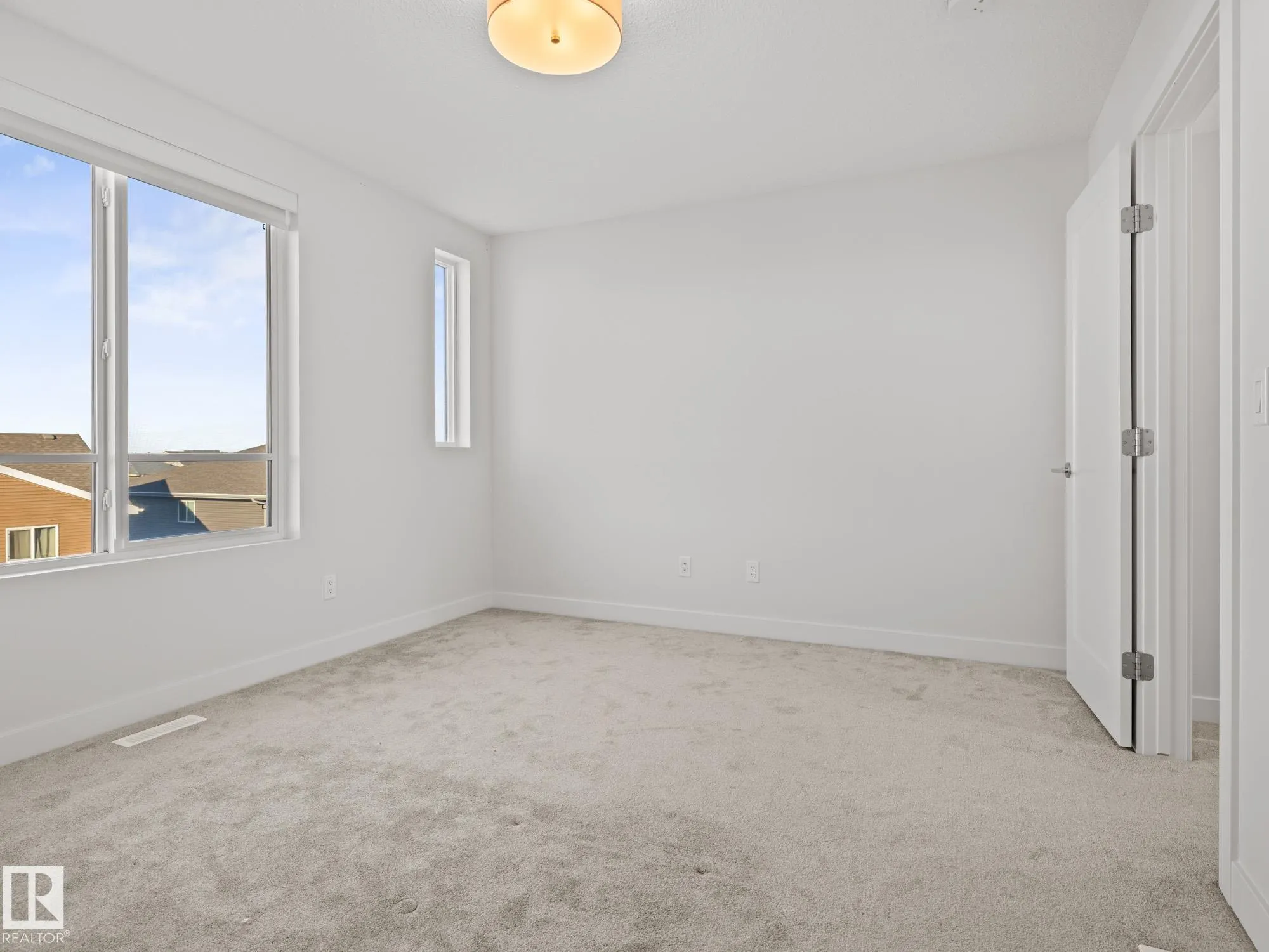 100 JENSEN LAKES Boulevard