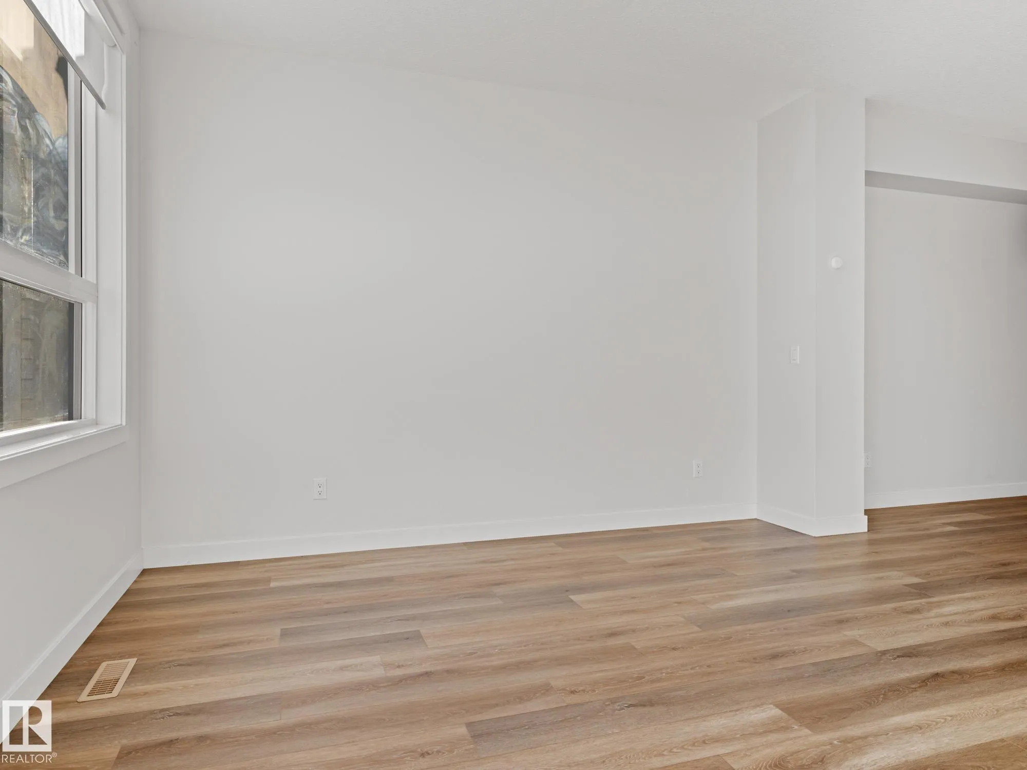100 JENSEN LAKES Boulevard
