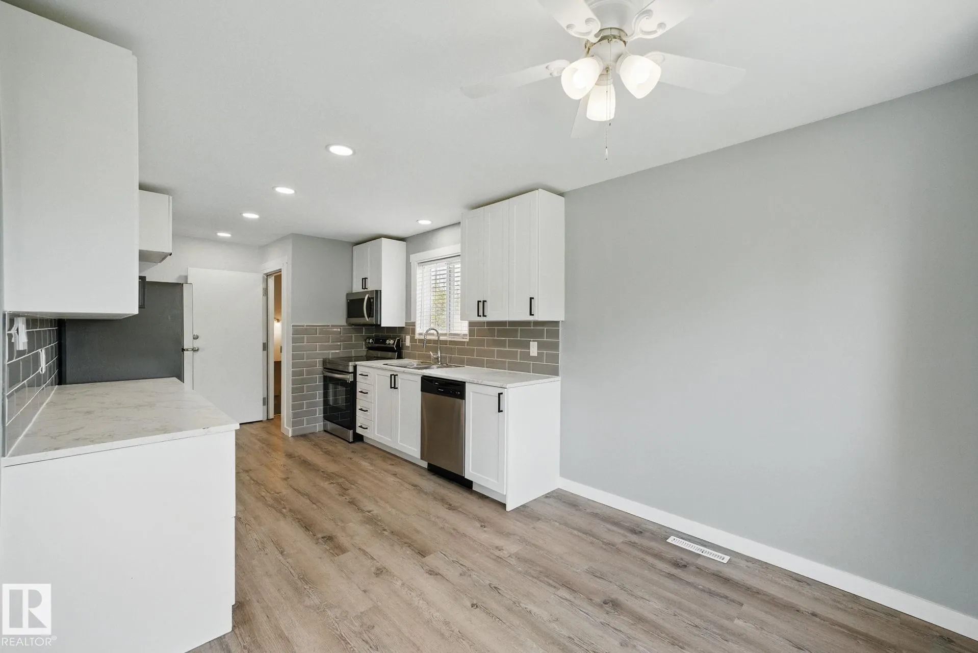10407 136 AVE