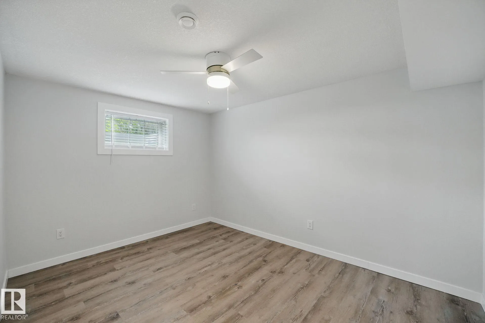 10407 136 AVE